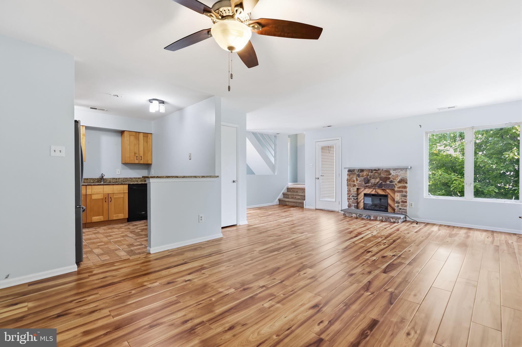 CRESTWOOD CONDO - Residential