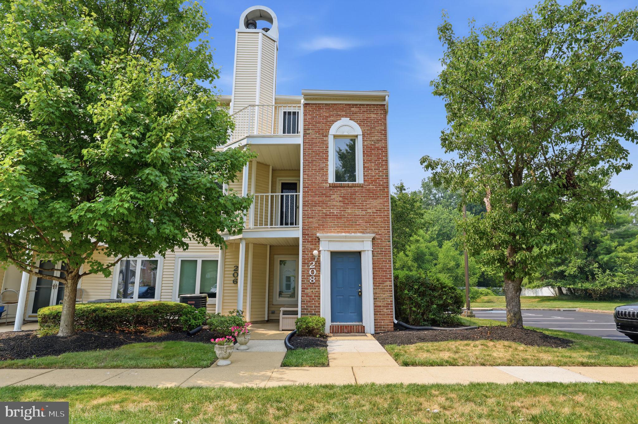 CRESTWOOD CONDO - Residential