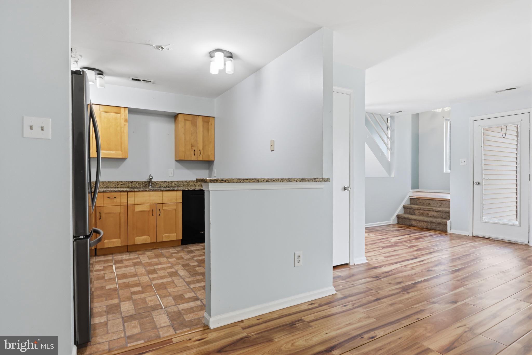 CRESTWOOD CONDO - Residential