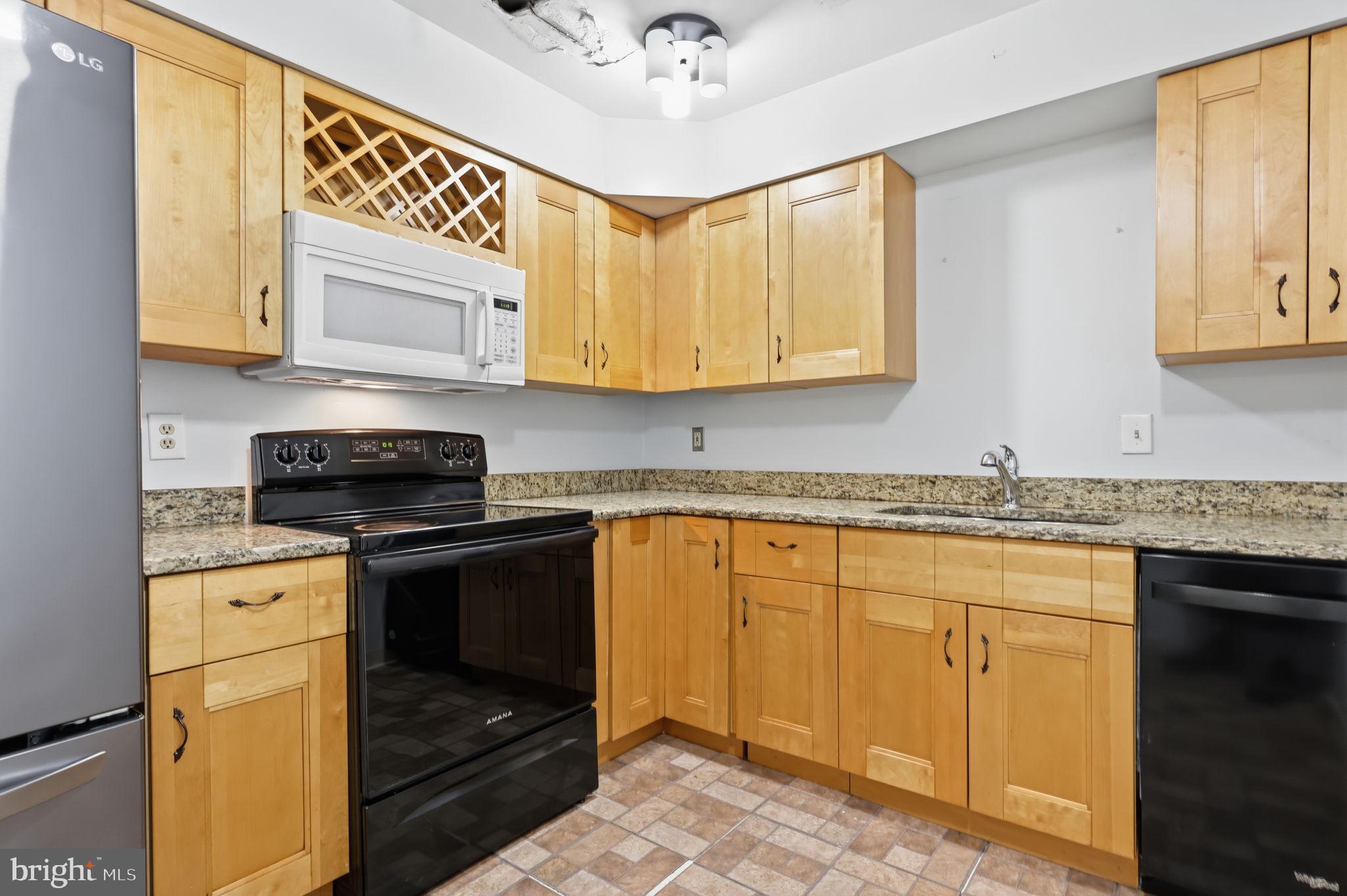 CRESTWOOD CONDO - Residential