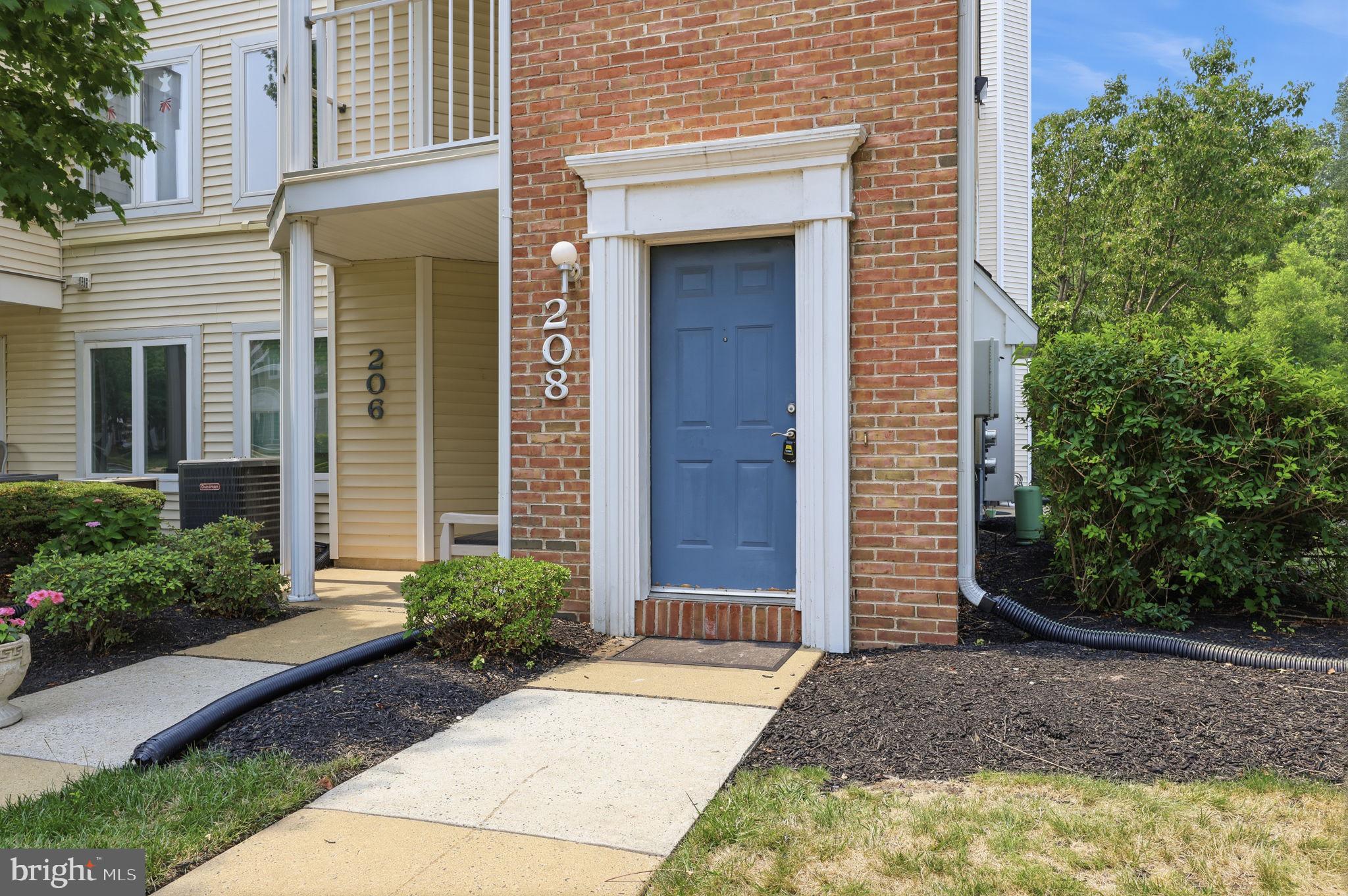 CRESTWOOD CONDO - Residential