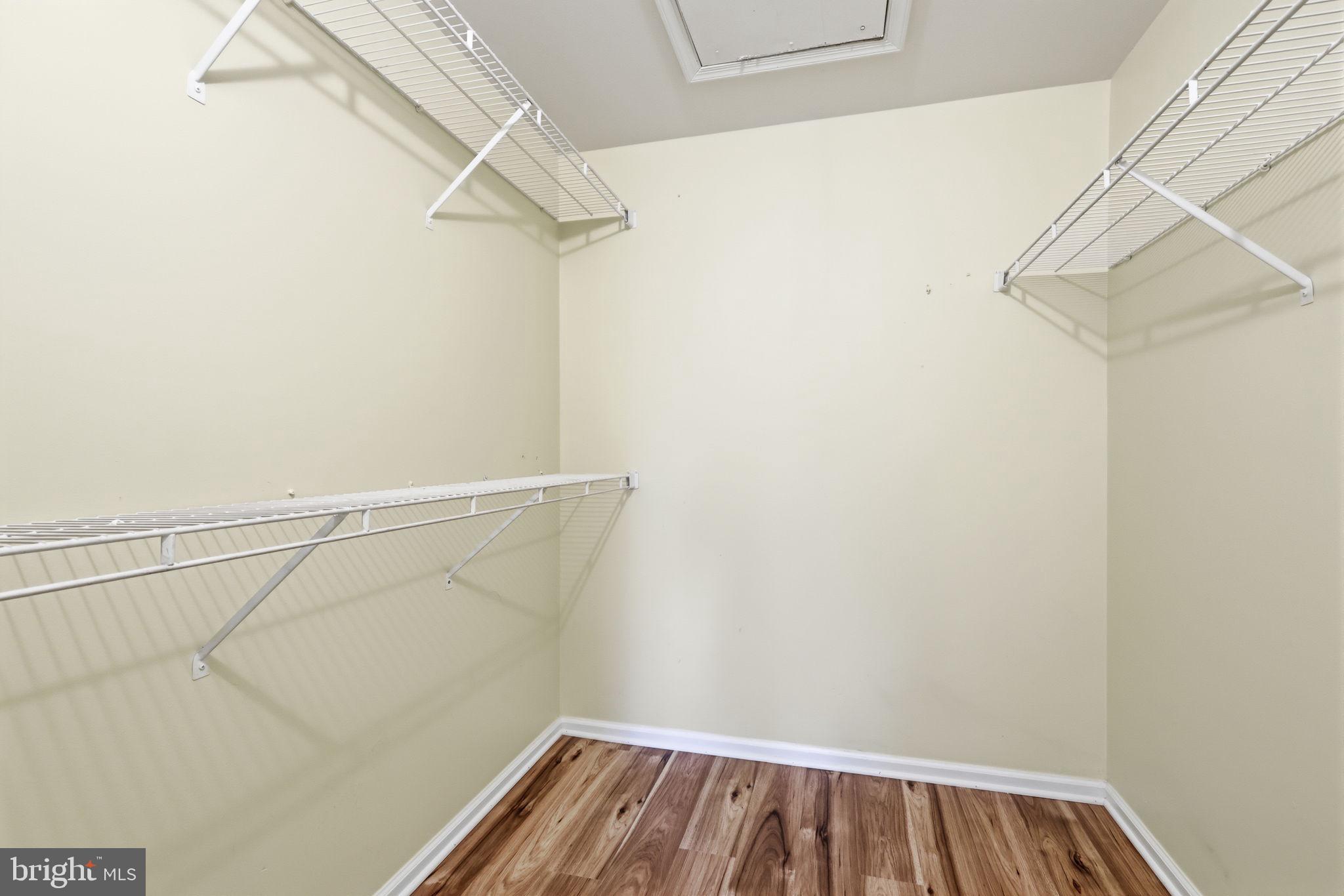 CRESTWOOD CONDO - Residential