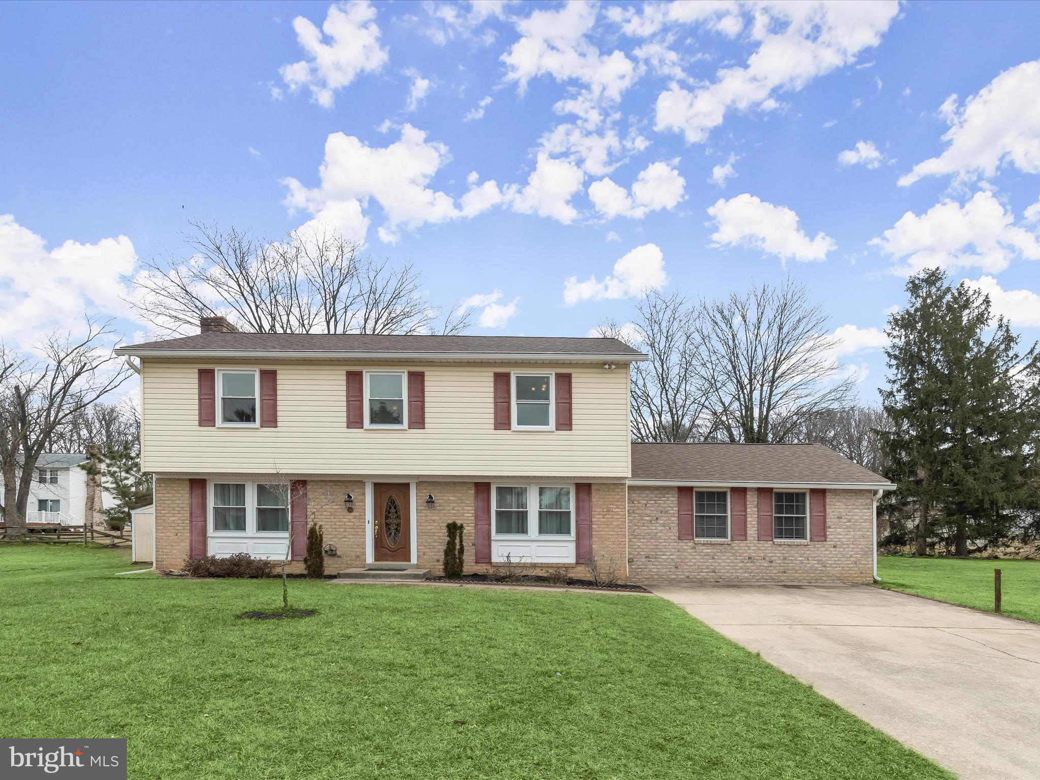 WOODBRIDGE VALLEY - Residential