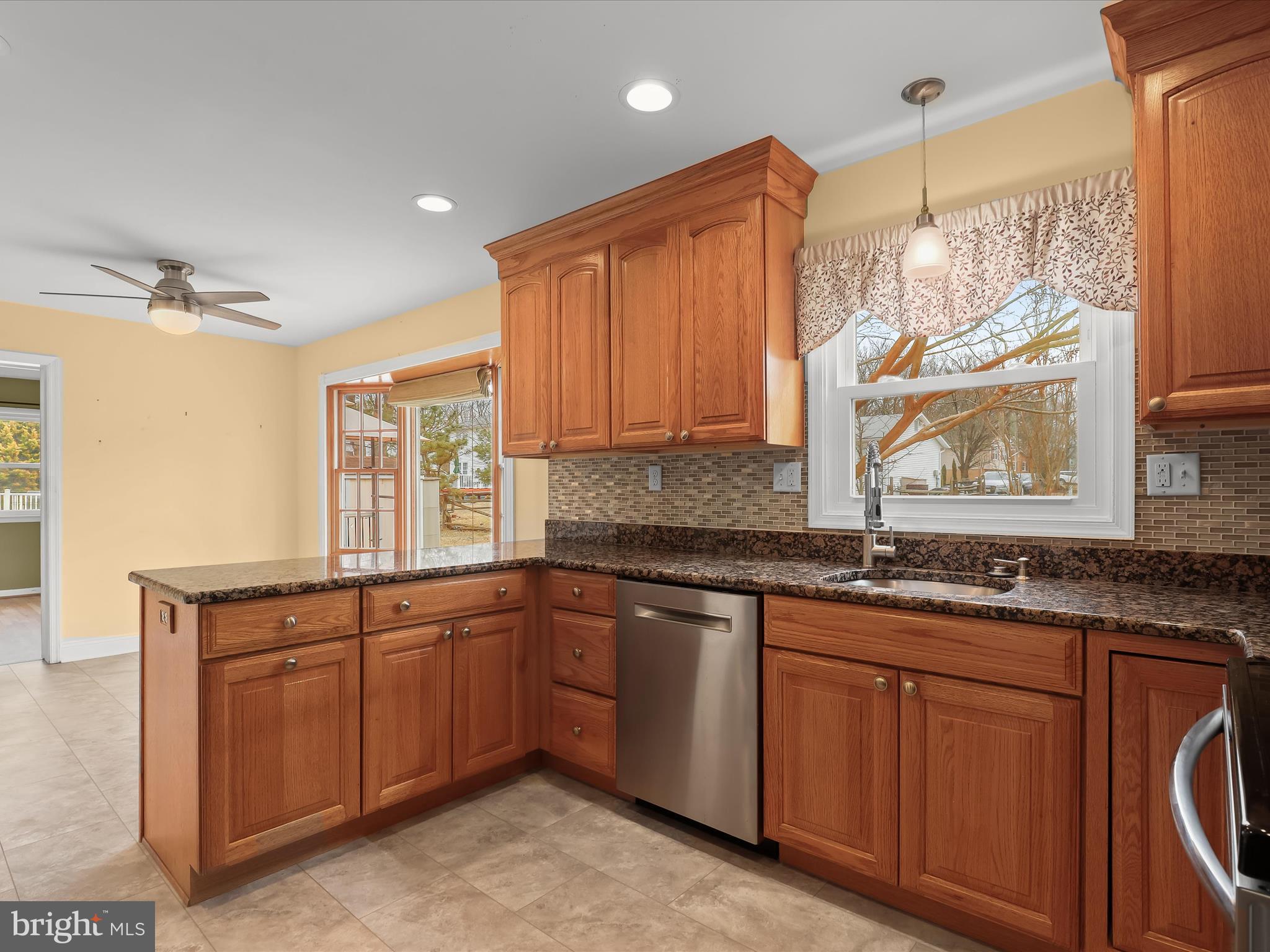 WOODBRIDGE VALLEY - Residential