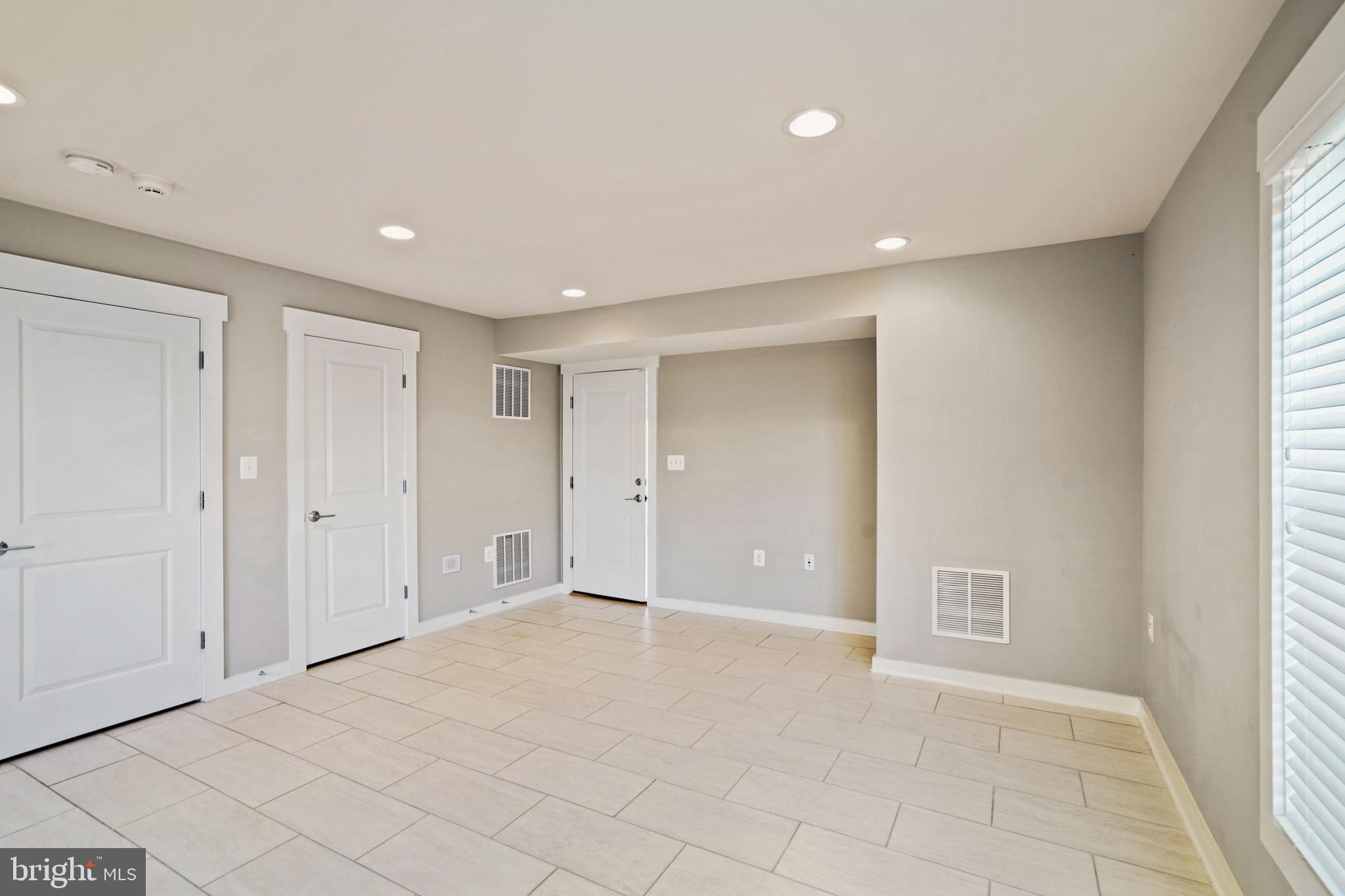 BRAMBLETON OVERLOOK - Residential Lease