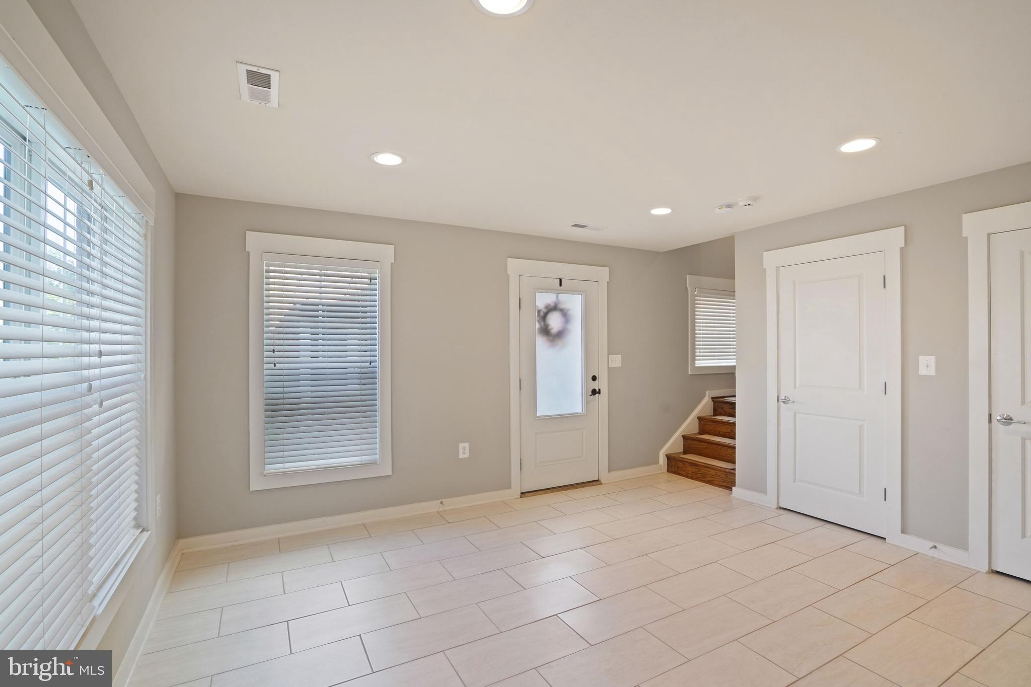 BRAMBLETON OVERLOOK - Residential Lease