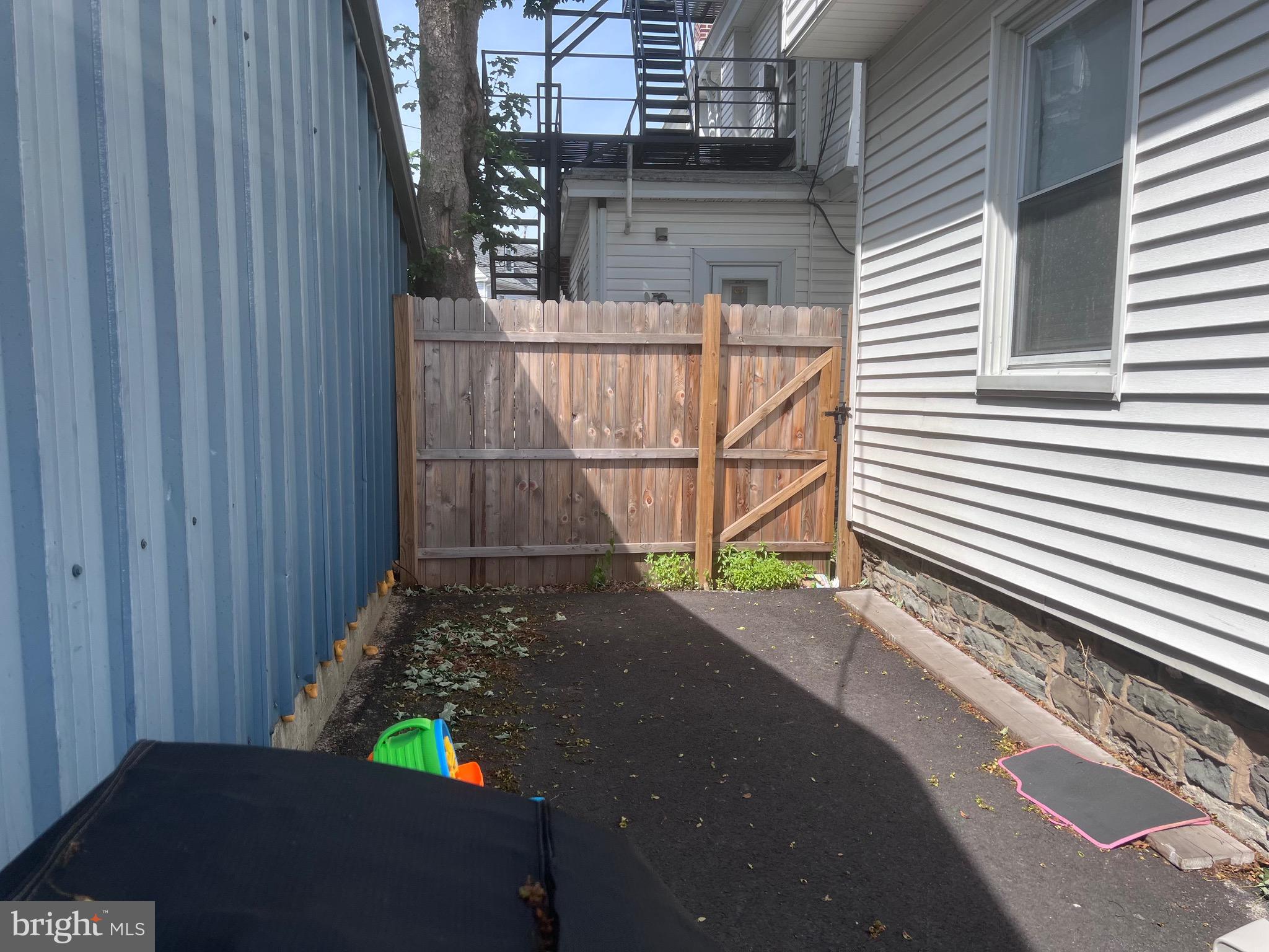JENKINTOWN - Residential