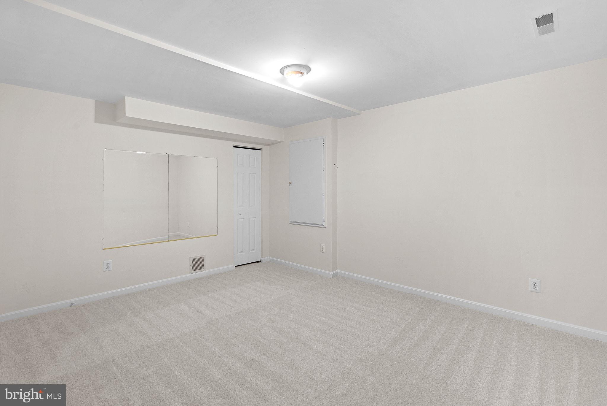 SIGNATURE AT BROADLANDS - Residential