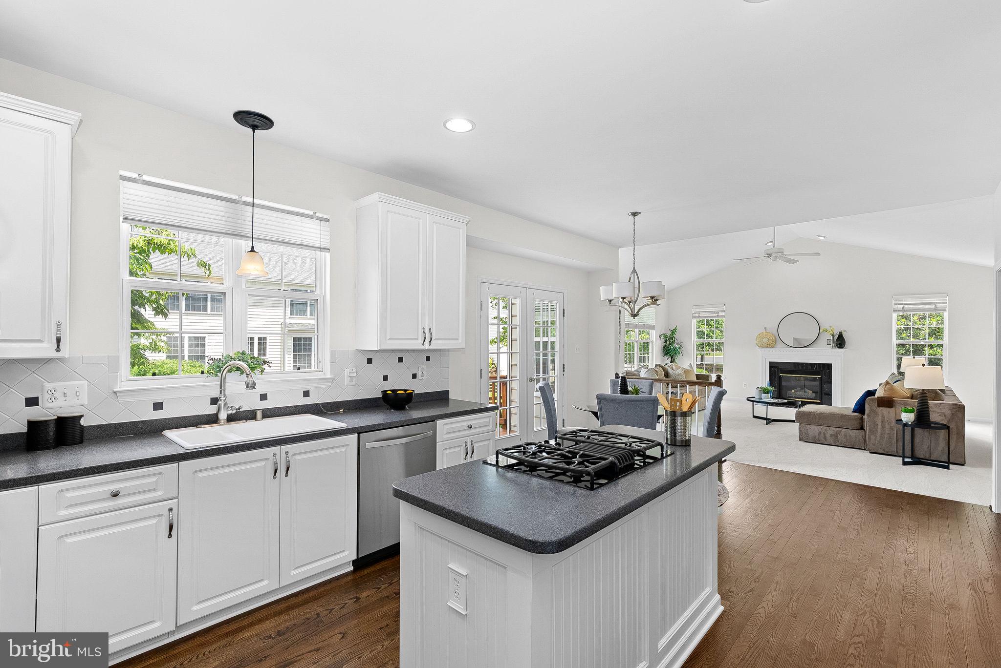 SIGNATURE AT BROADLANDS - Residential