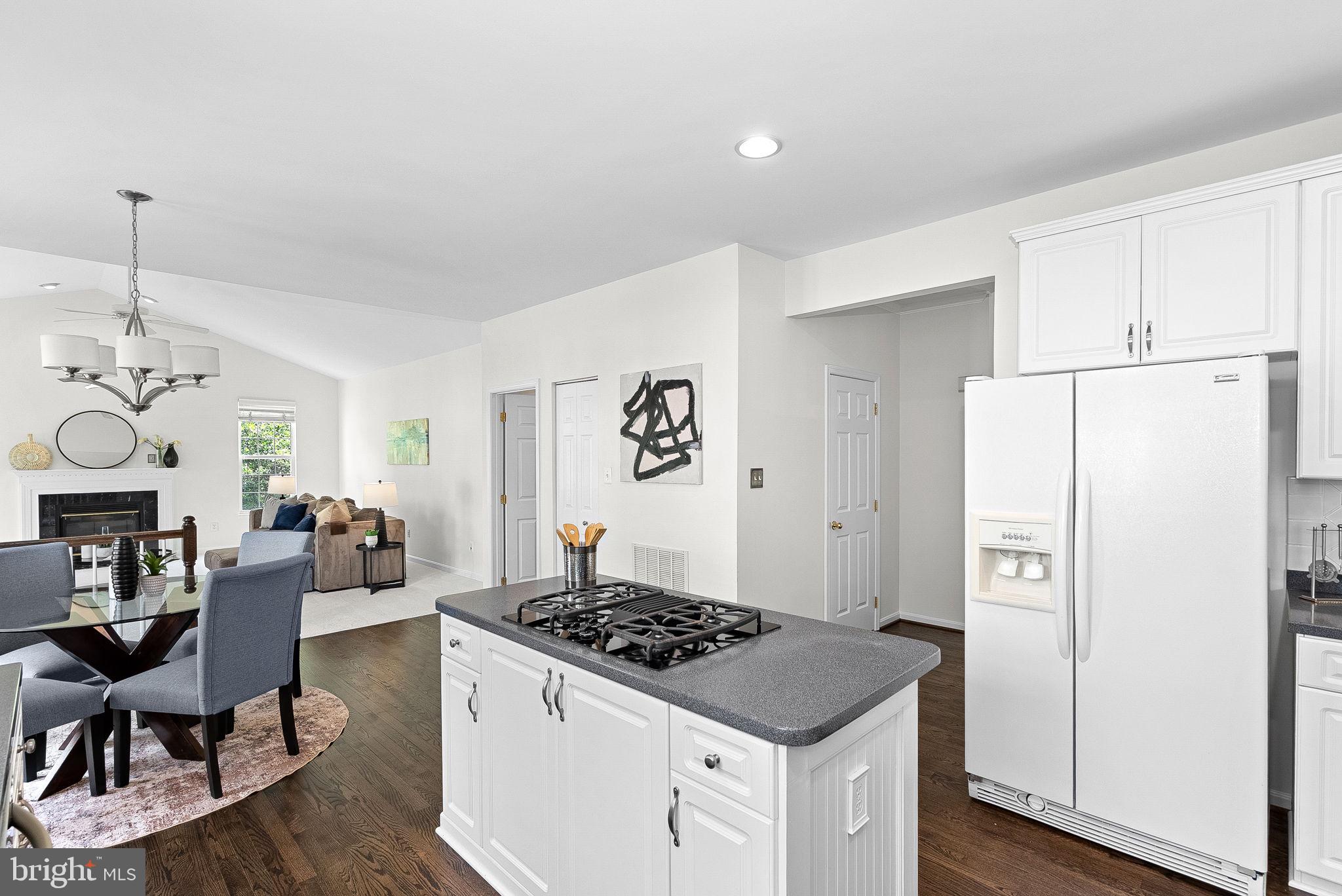 SIGNATURE AT BROADLANDS - Residential