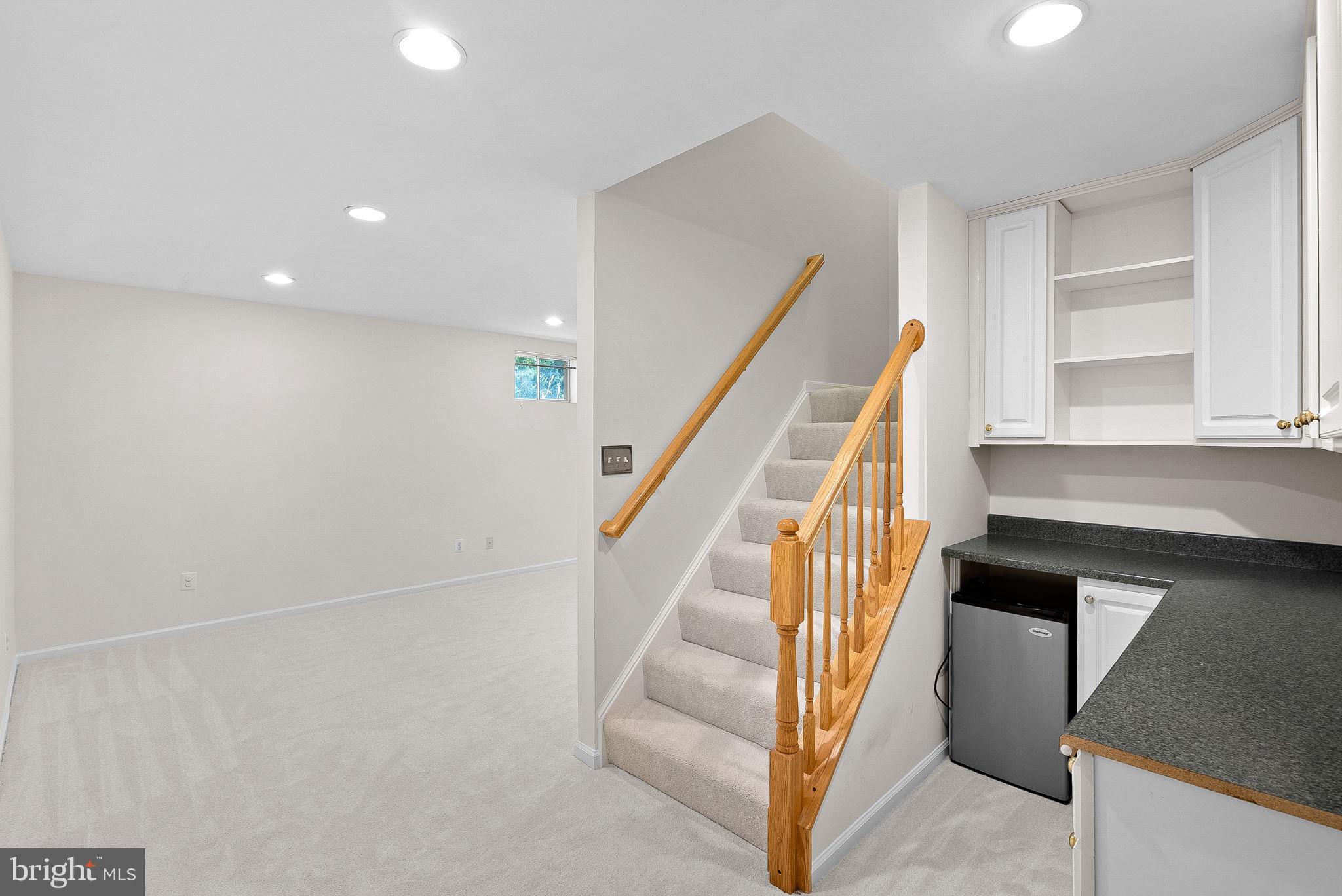 SIGNATURE AT BROADLANDS - Residential