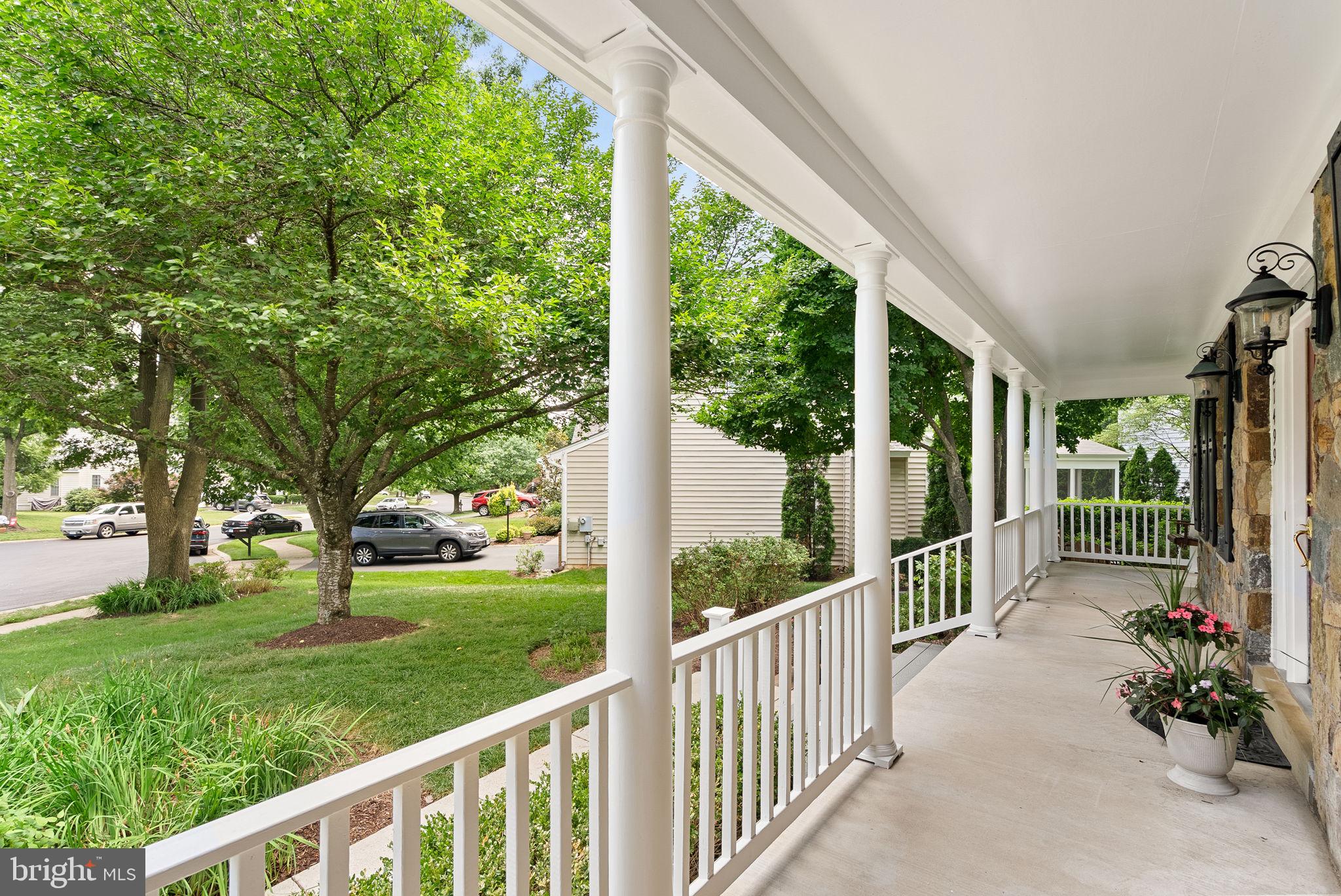 SIGNATURE AT BROADLANDS - Residential