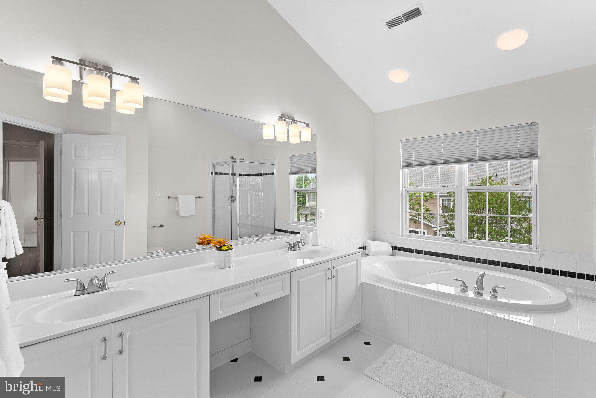 SIGNATURE AT BROADLANDS - Residential