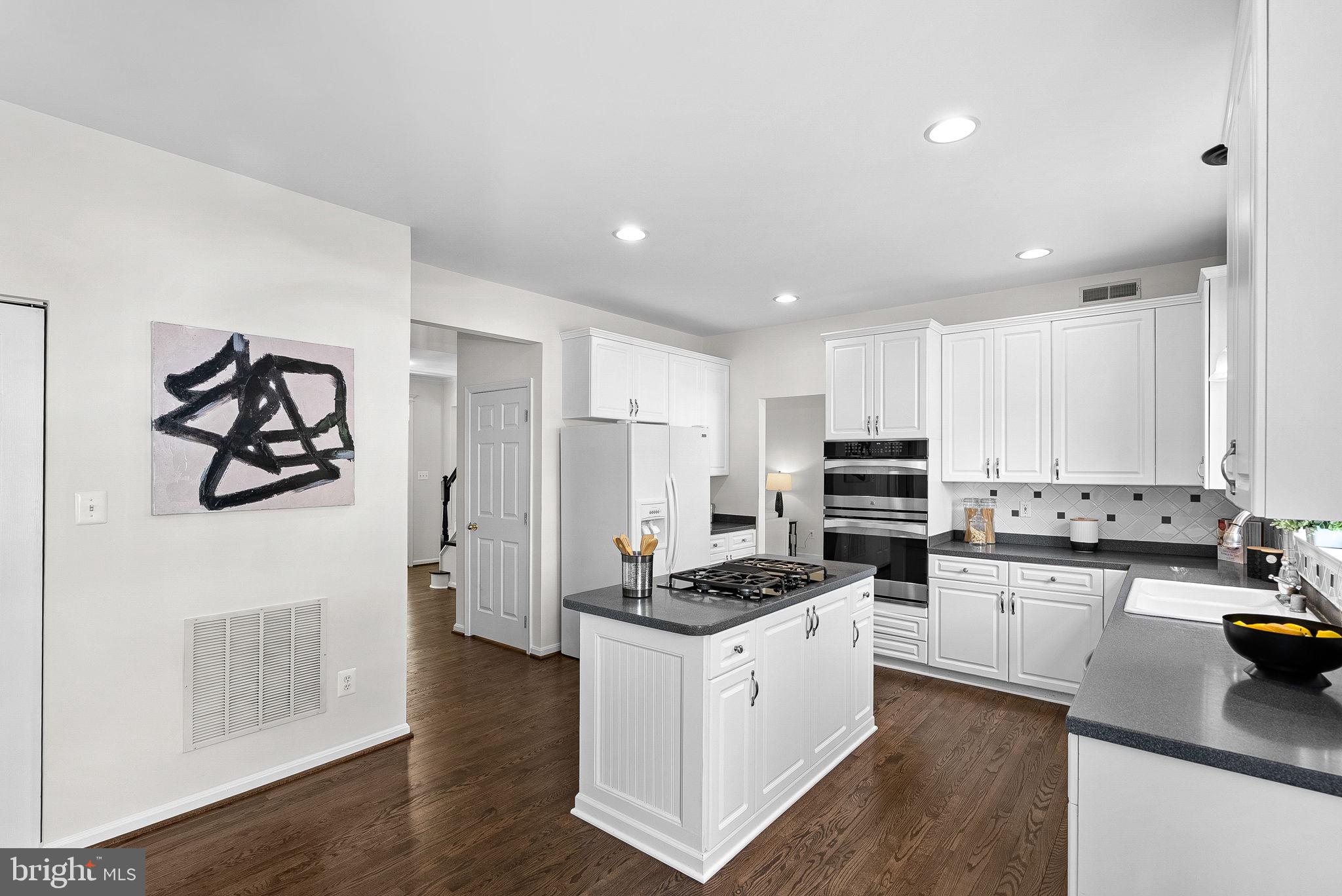SIGNATURE AT BROADLANDS - Residential