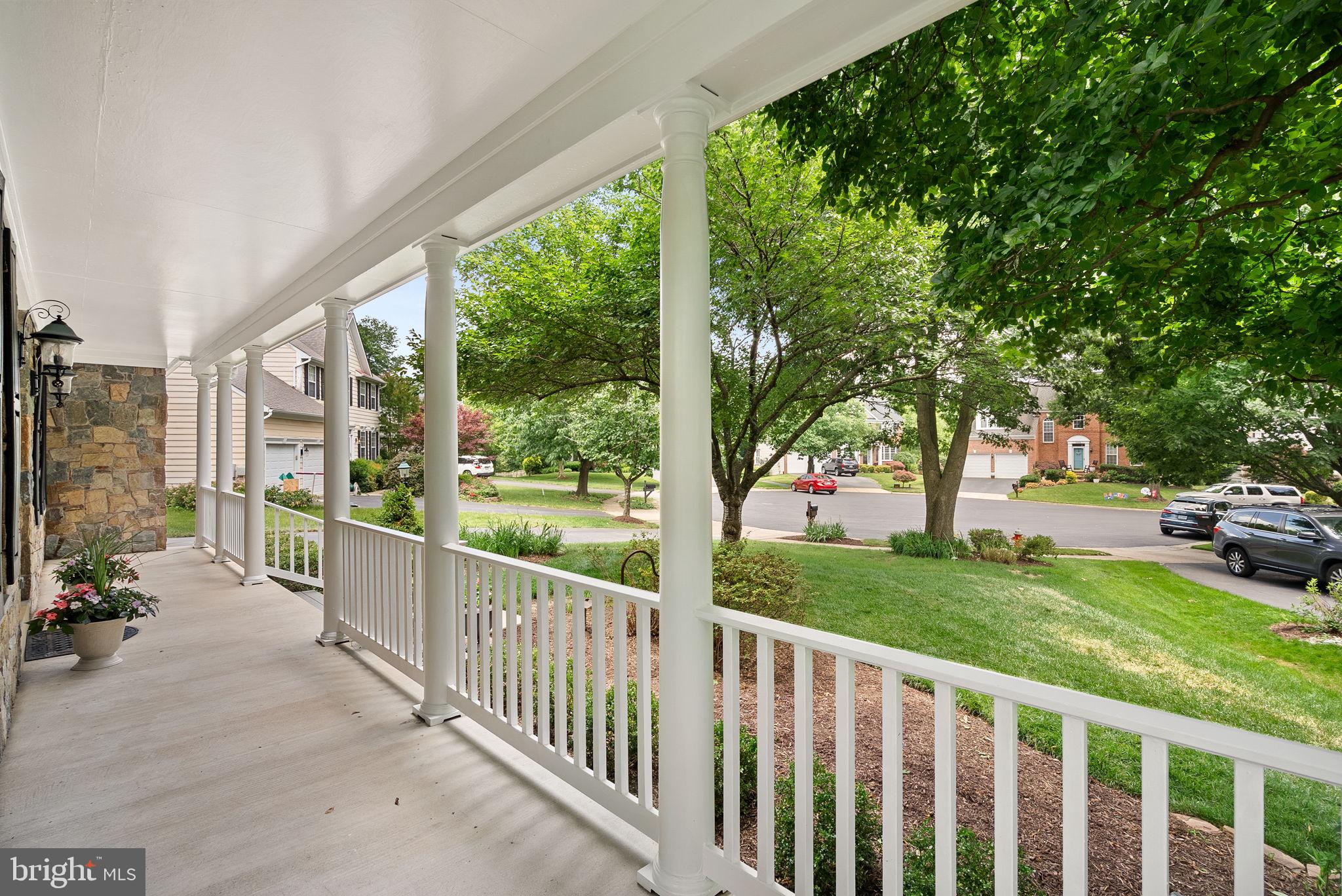 SIGNATURE AT BROADLANDS - Residential