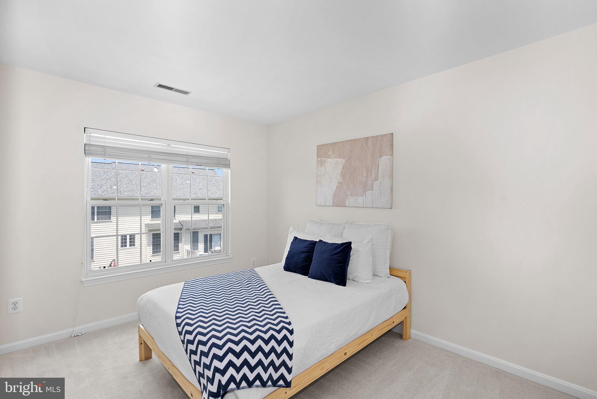 SIGNATURE AT BROADLANDS - Residential