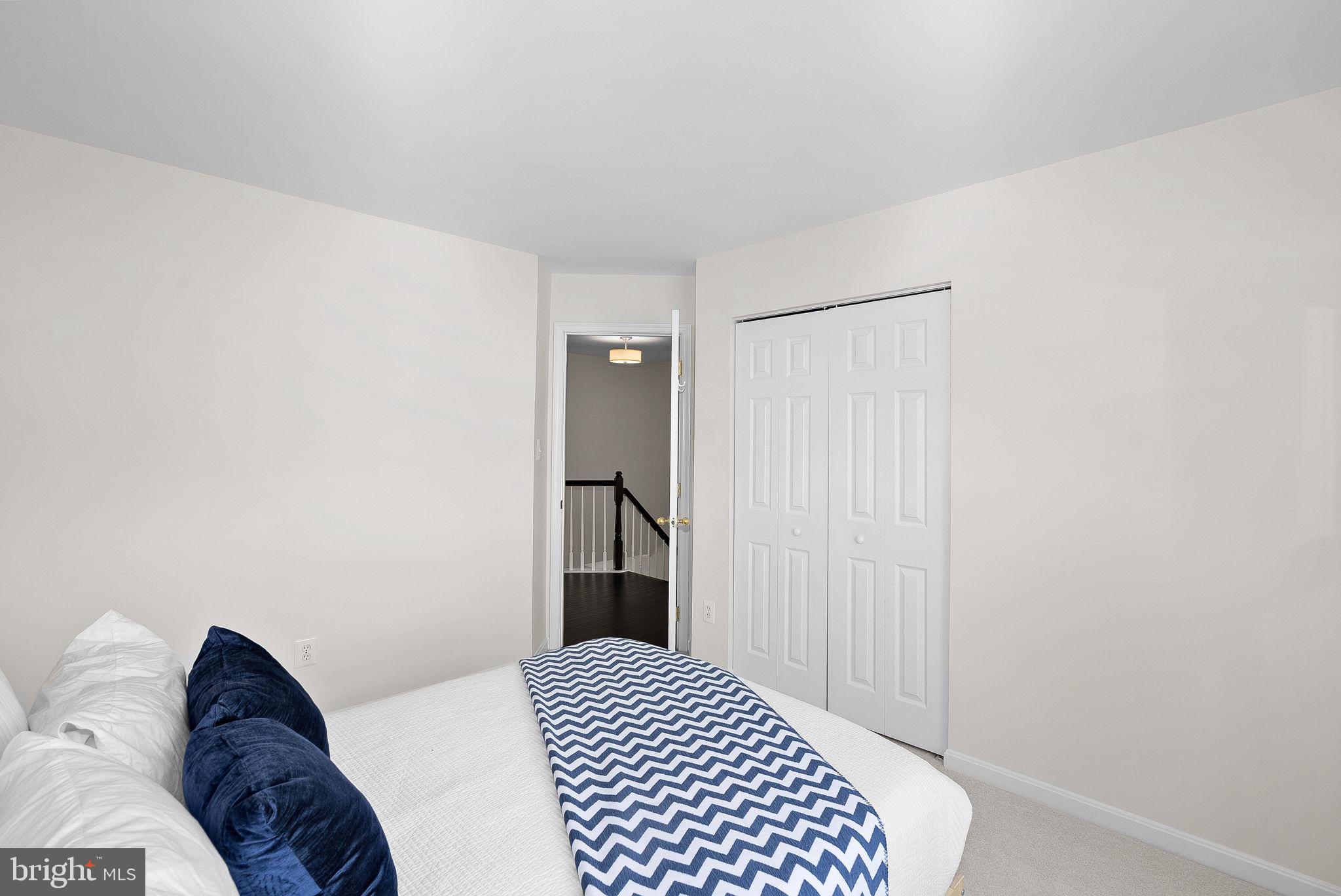 SIGNATURE AT BROADLANDS - Residential