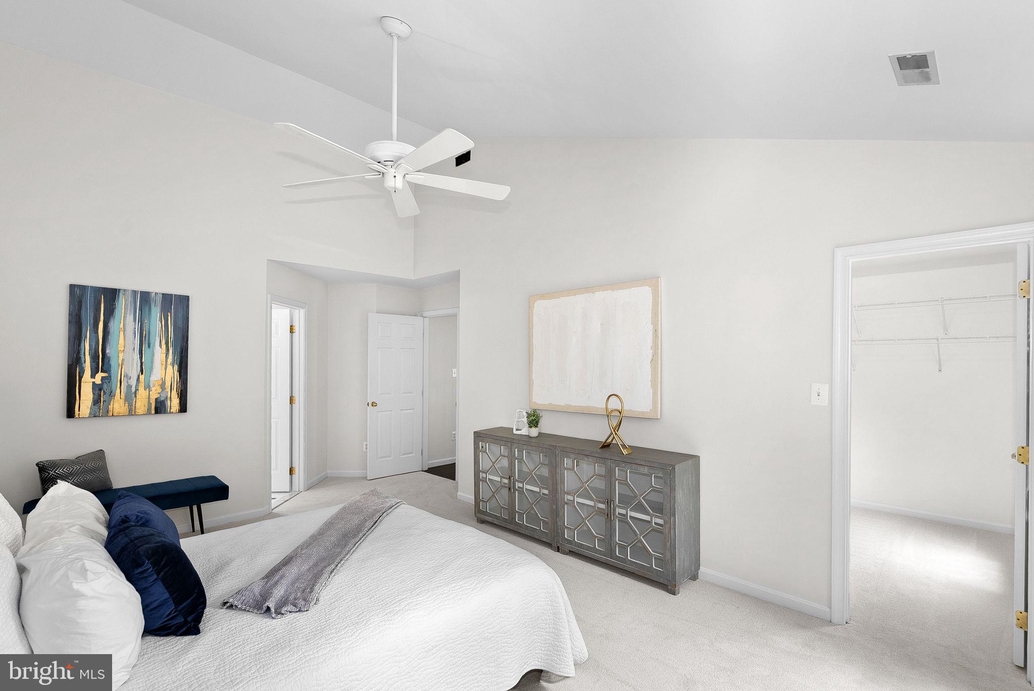SIGNATURE AT BROADLANDS - Residential