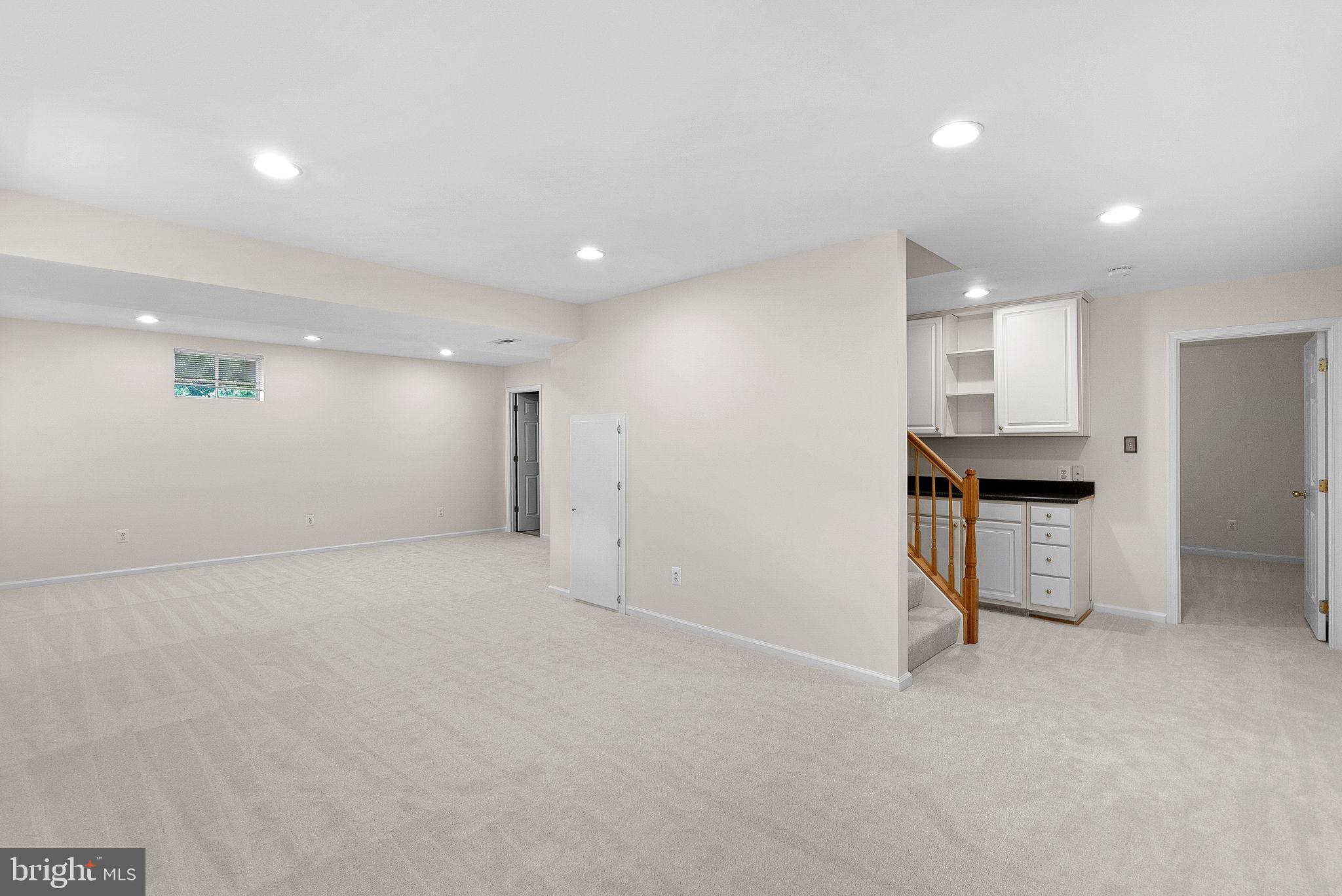 SIGNATURE AT BROADLANDS - Residential