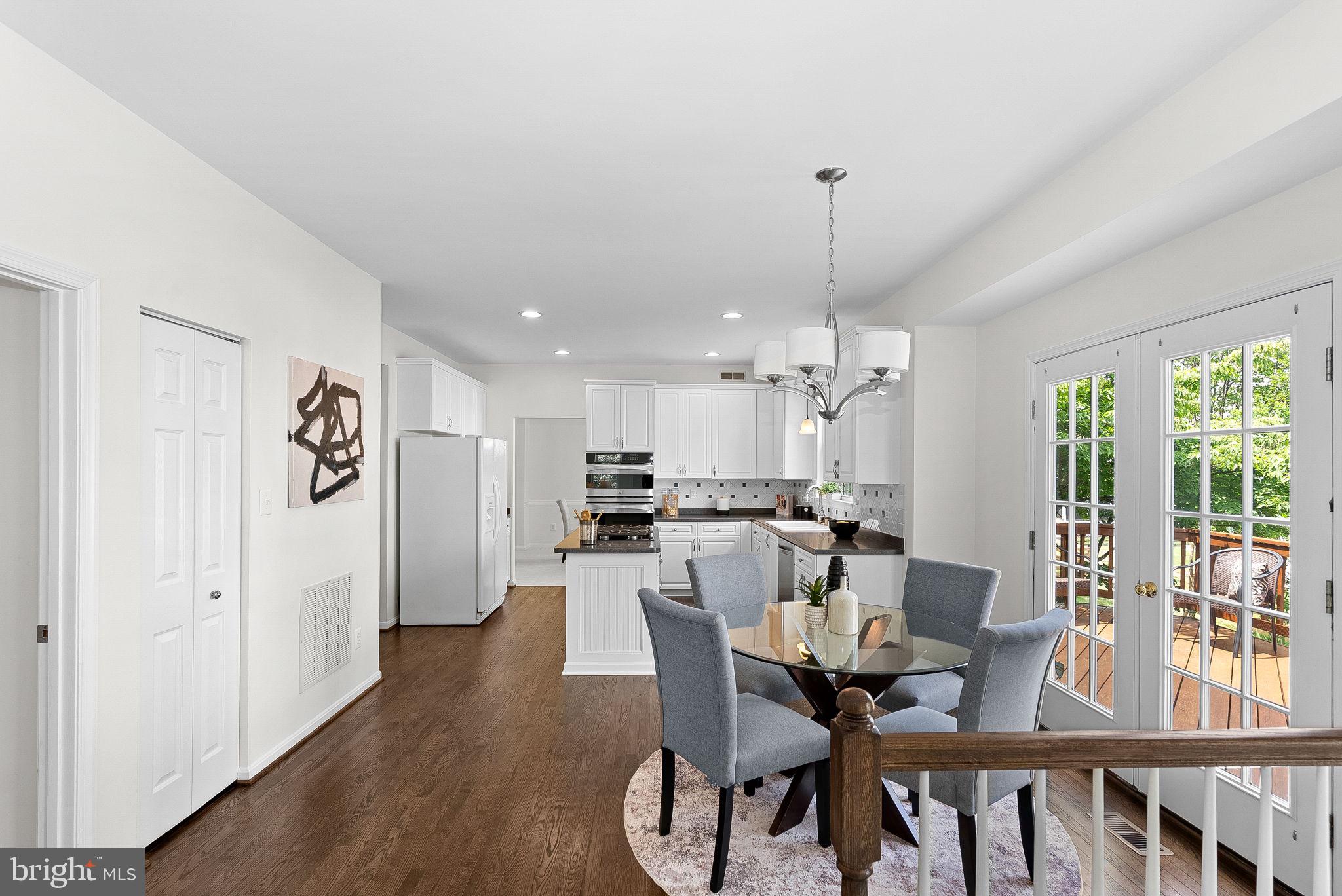 SIGNATURE AT BROADLANDS - Residential