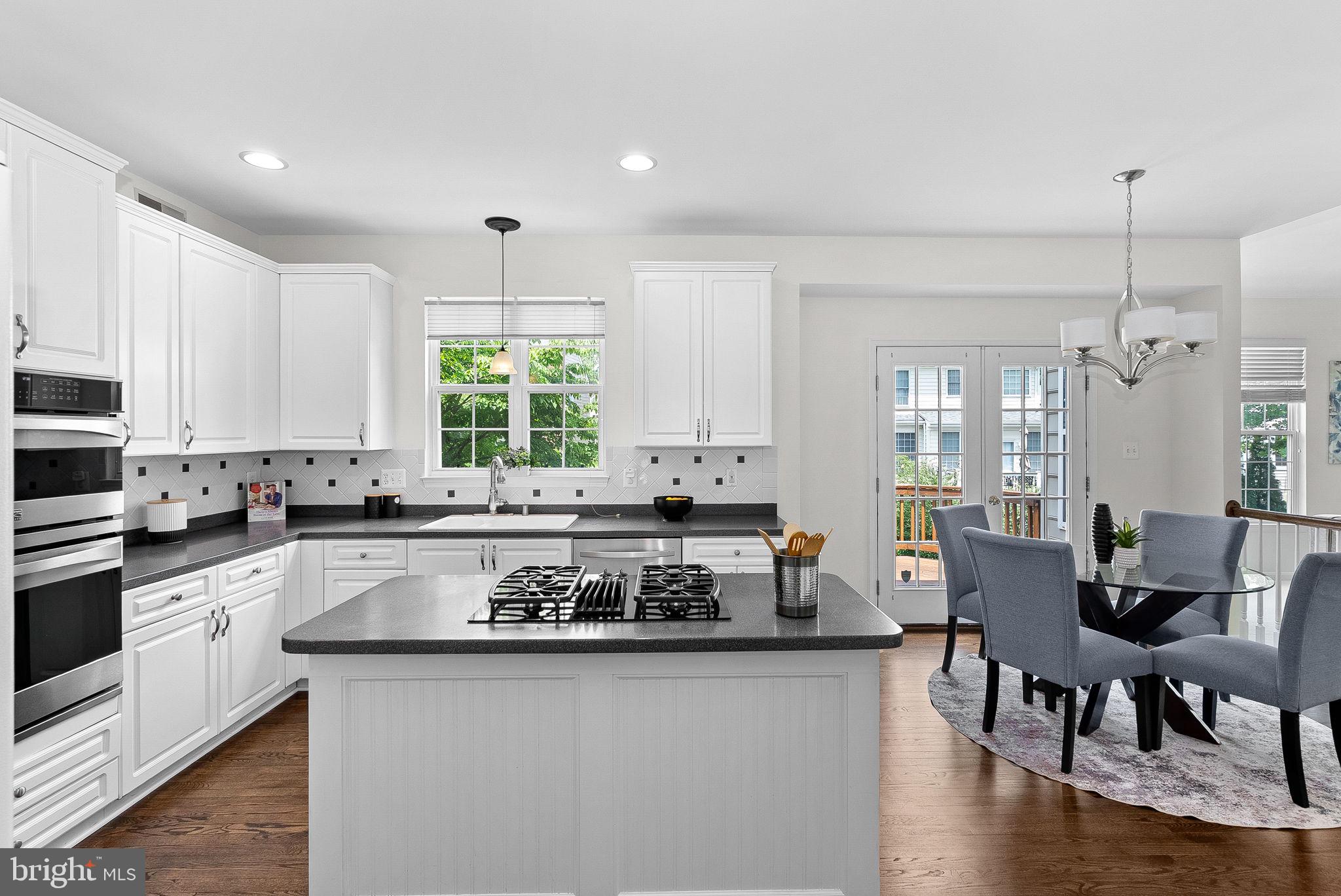 SIGNATURE AT BROADLANDS - Residential