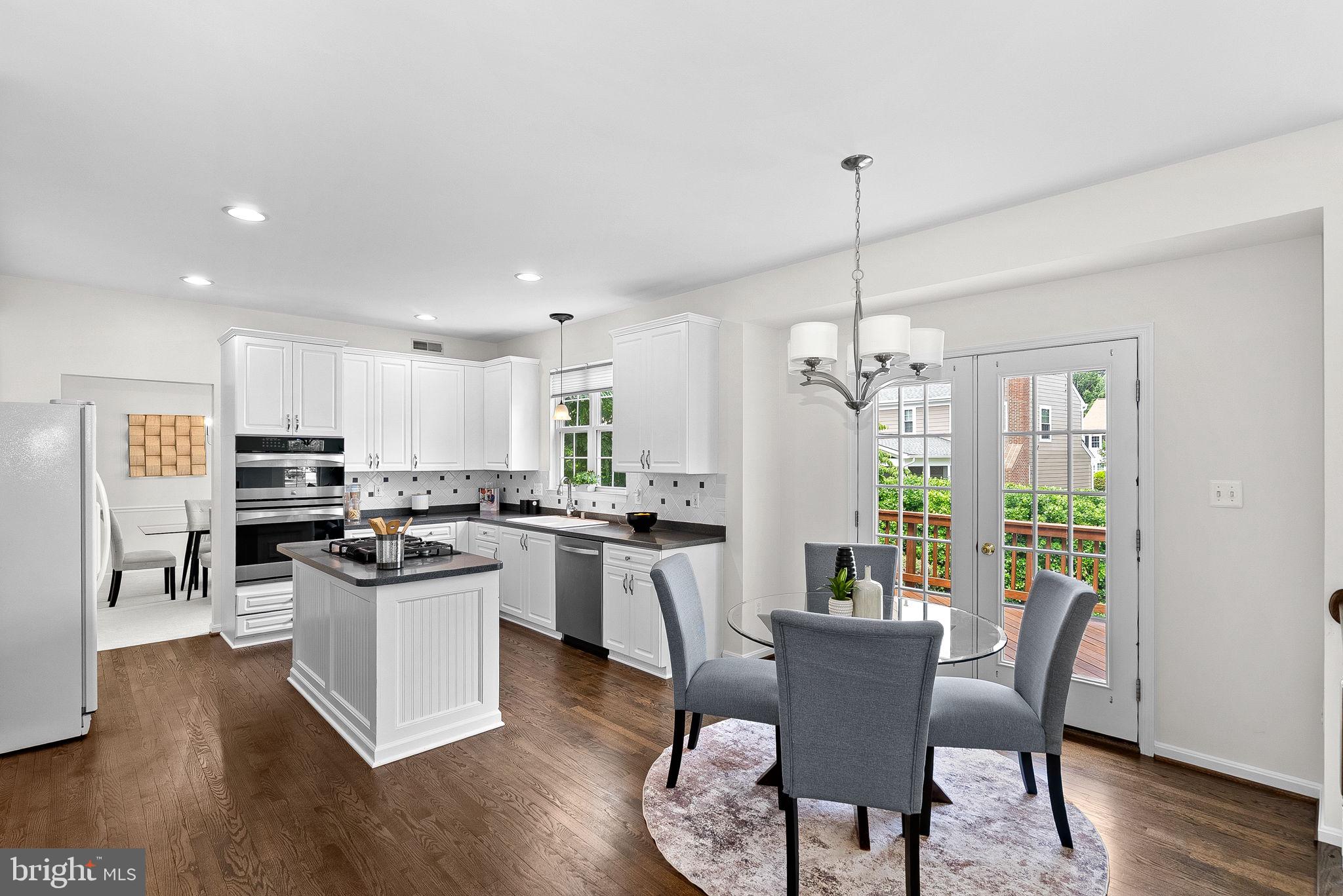SIGNATURE AT BROADLANDS - Residential