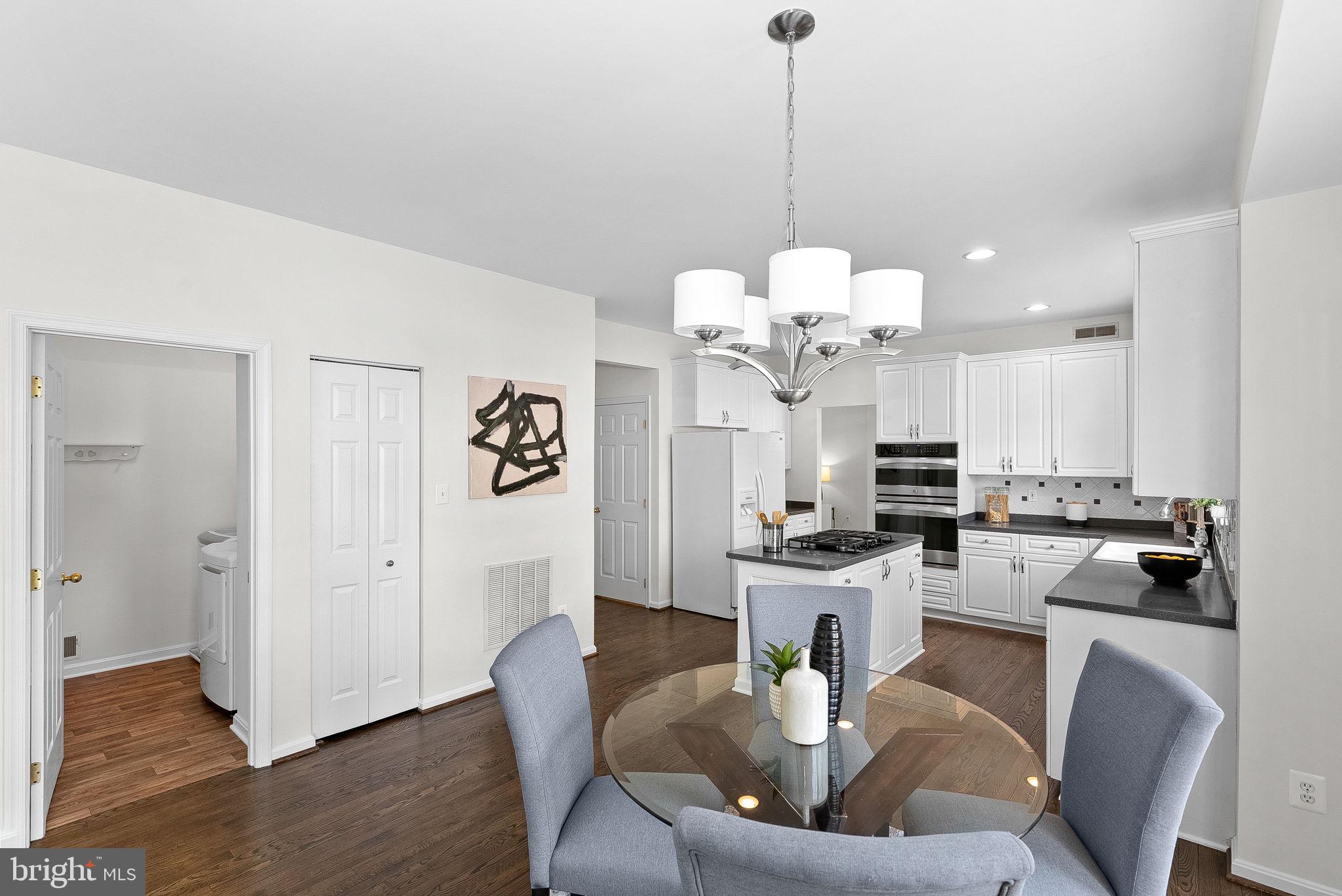 SIGNATURE AT BROADLANDS - Residential