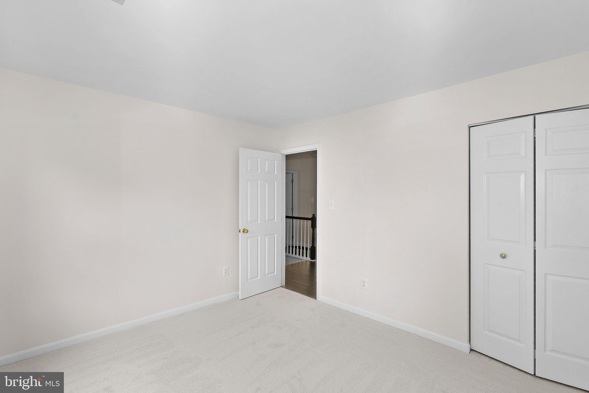 SIGNATURE AT BROADLANDS - Residential
