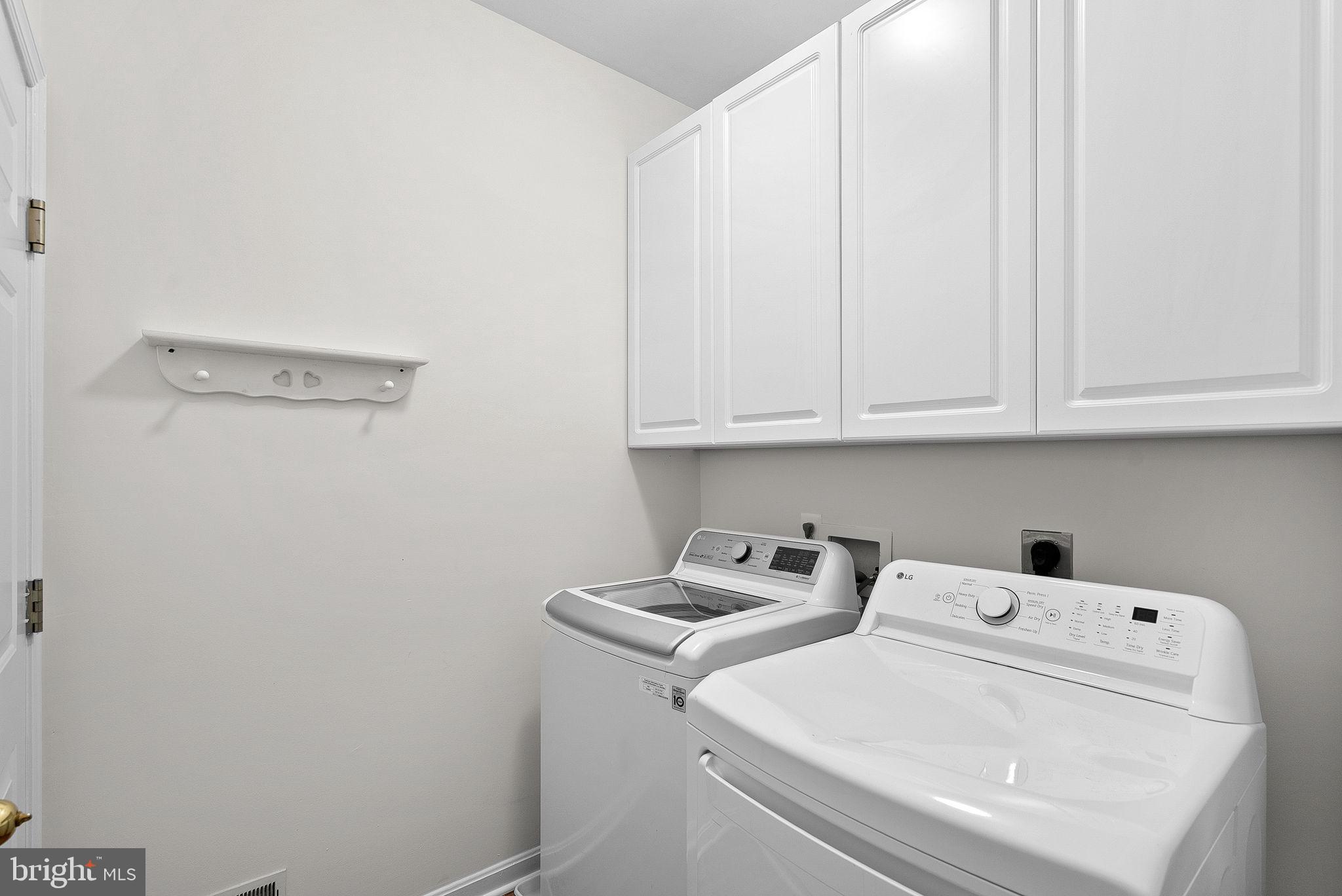 SIGNATURE AT BROADLANDS - Residential