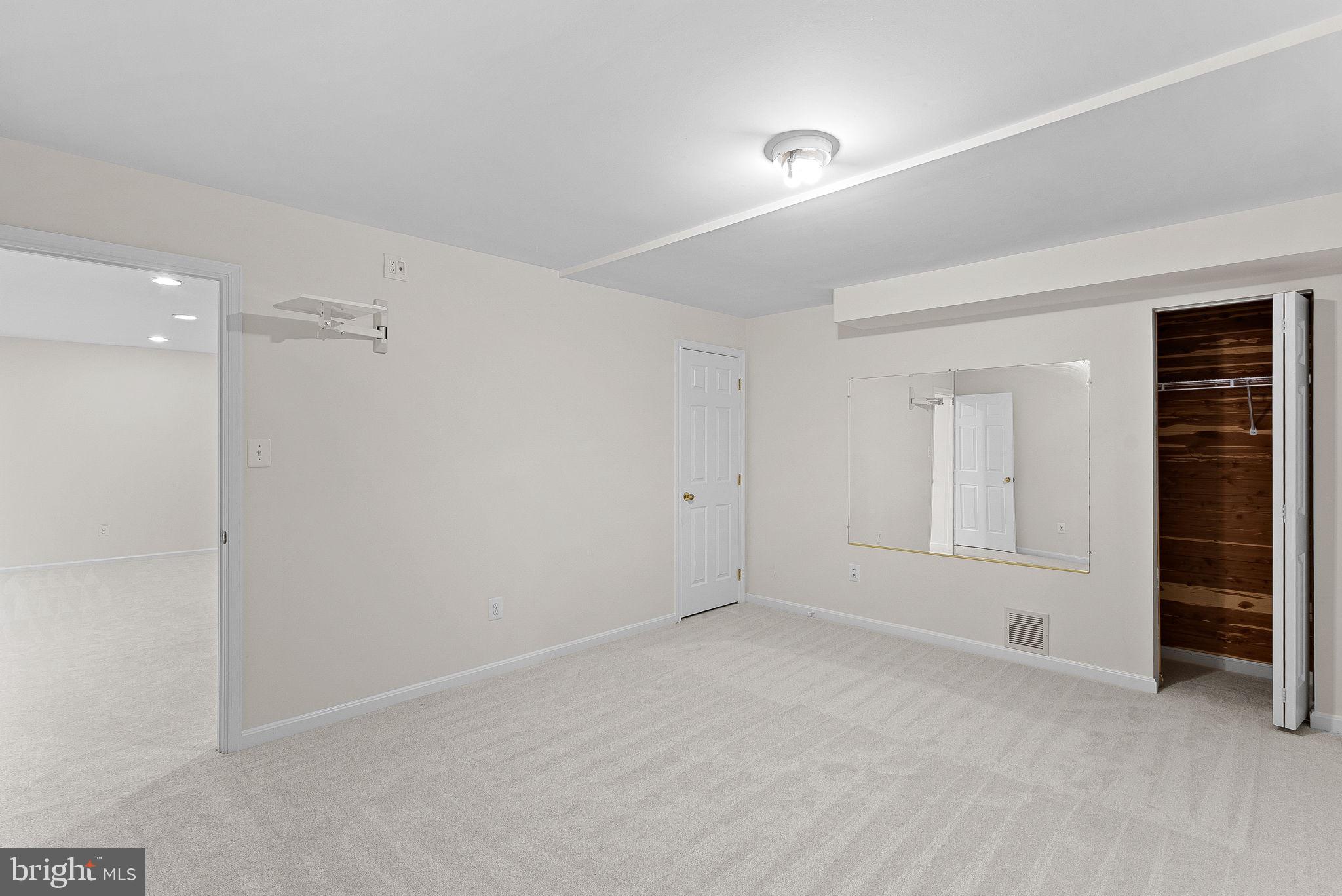 SIGNATURE AT BROADLANDS - Residential