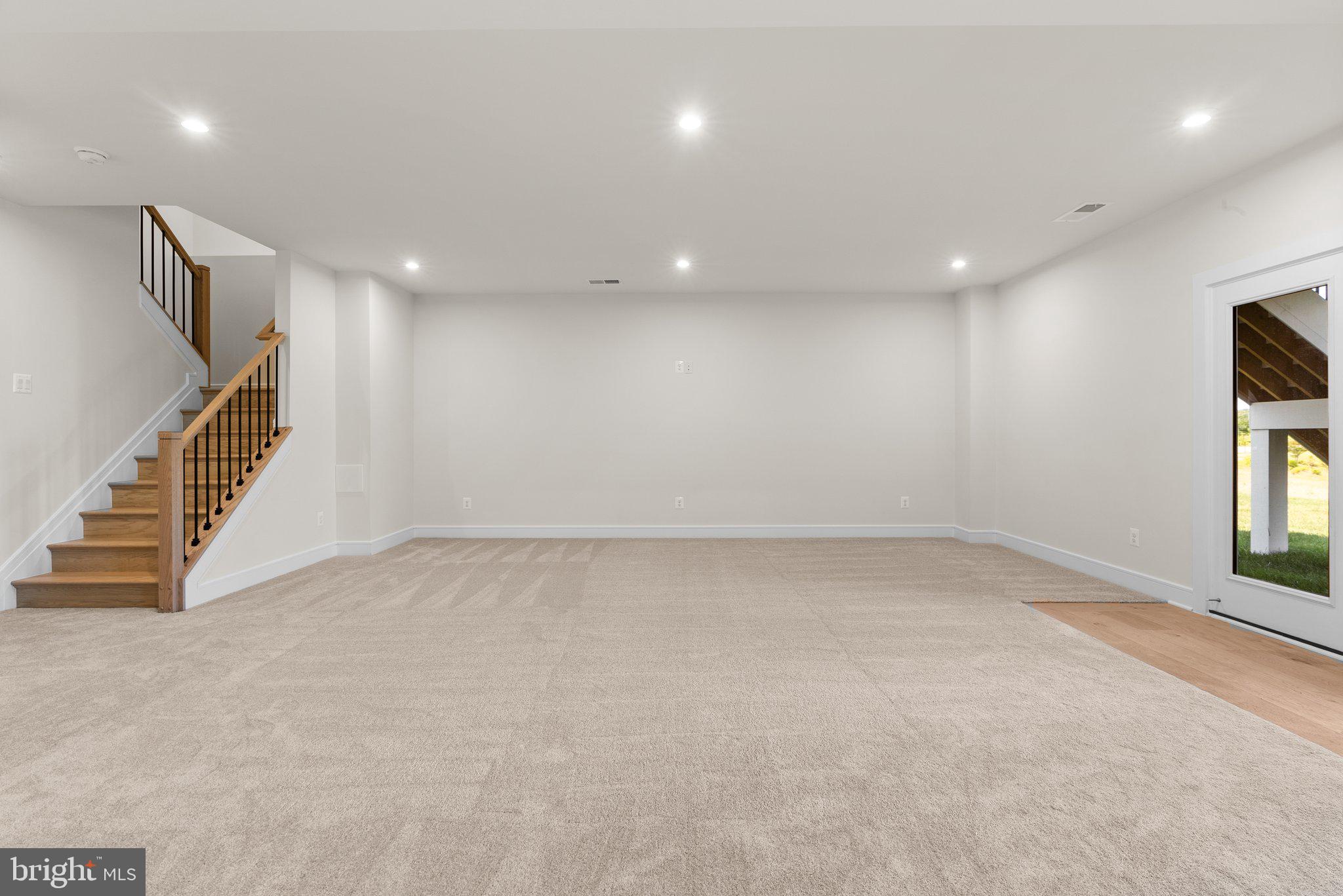 MEADOWBROOK - Residential