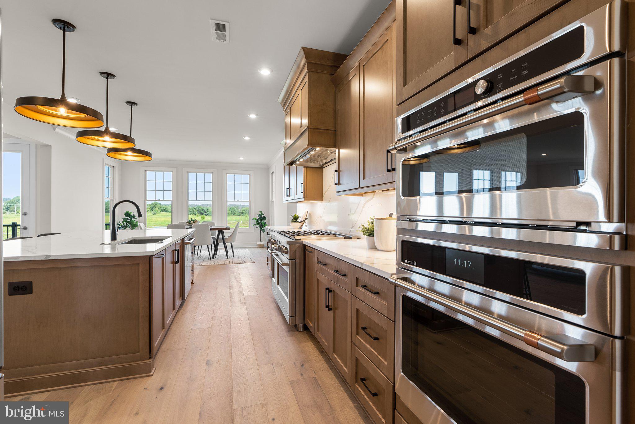 MEADOWBROOK - Residential
