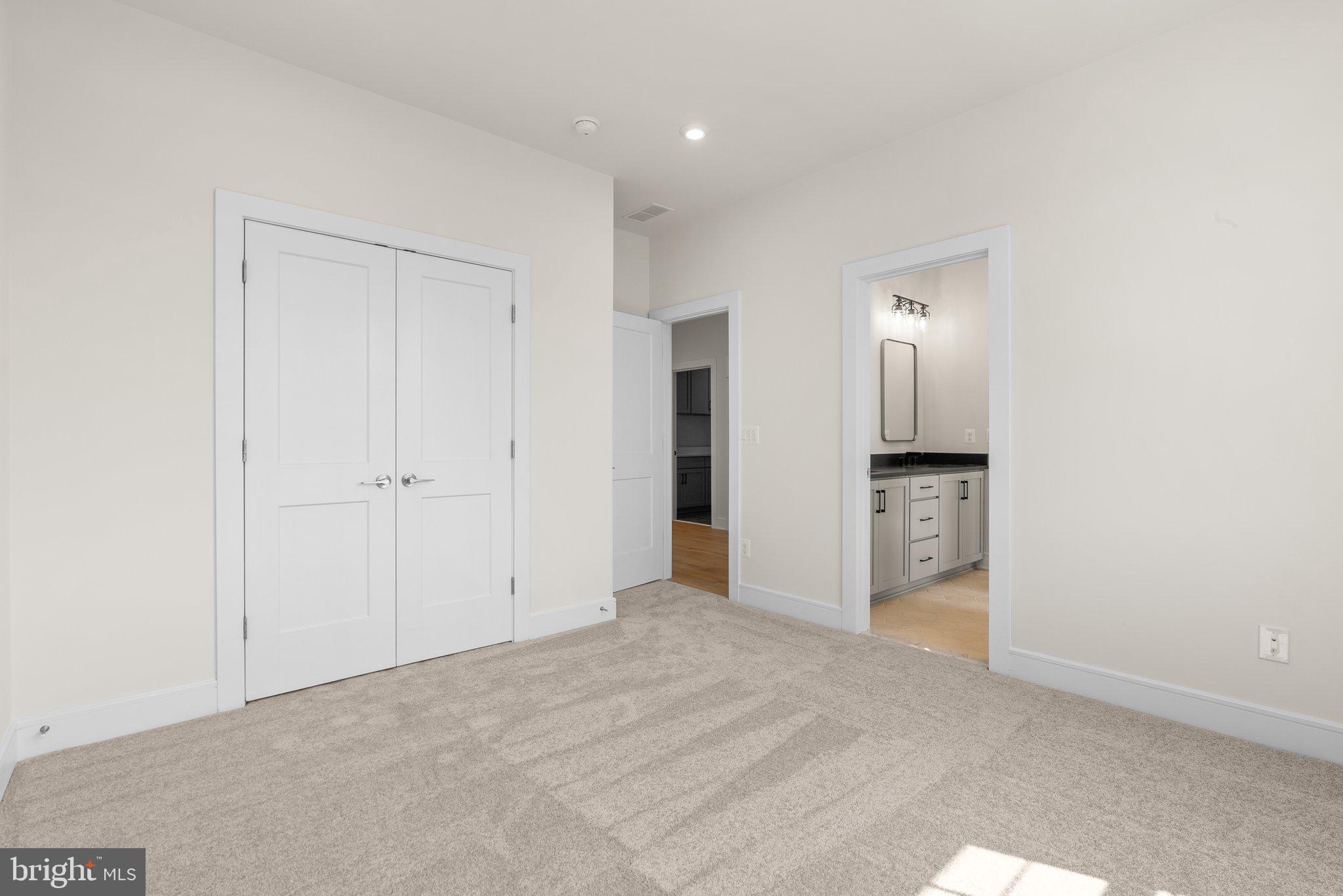 MEADOWBROOK - Residential