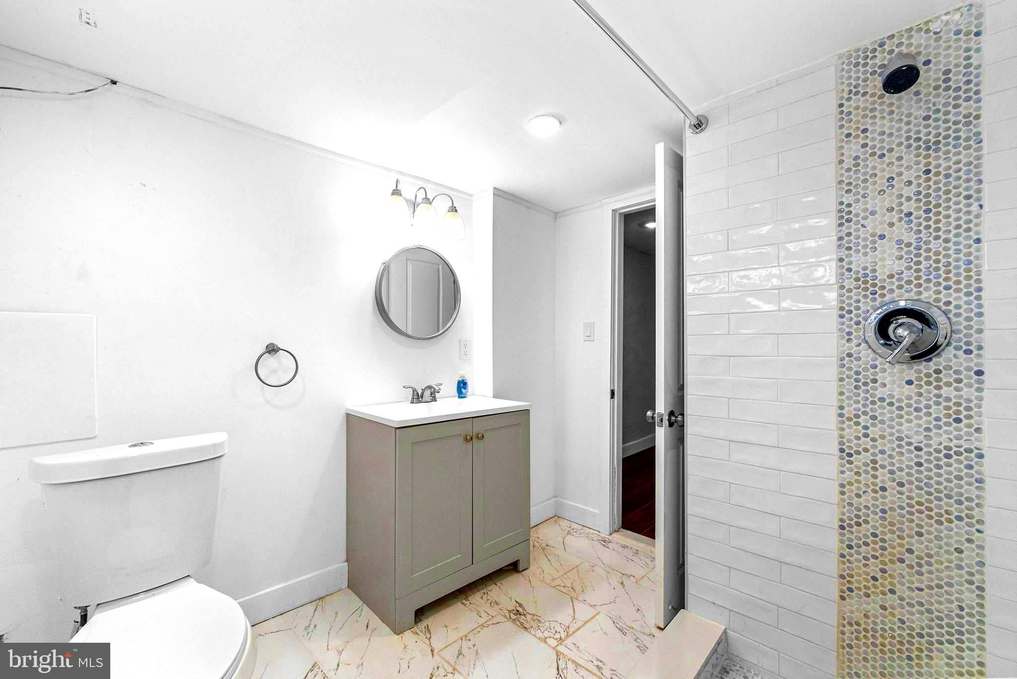 WEST OAK LANE - Residential Lease