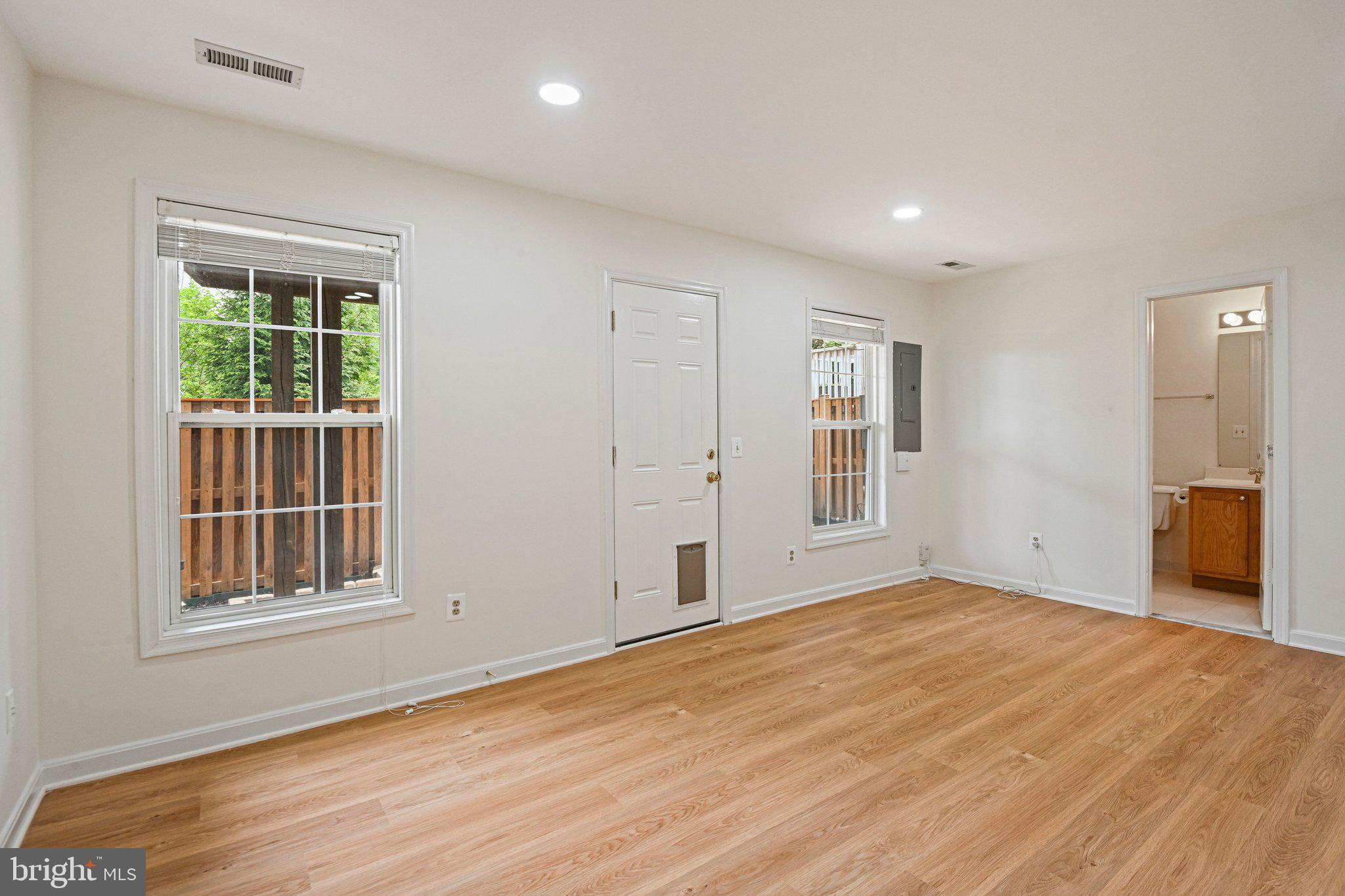 WEXFORD TOWNHOMES AT MCNAIR - Residential