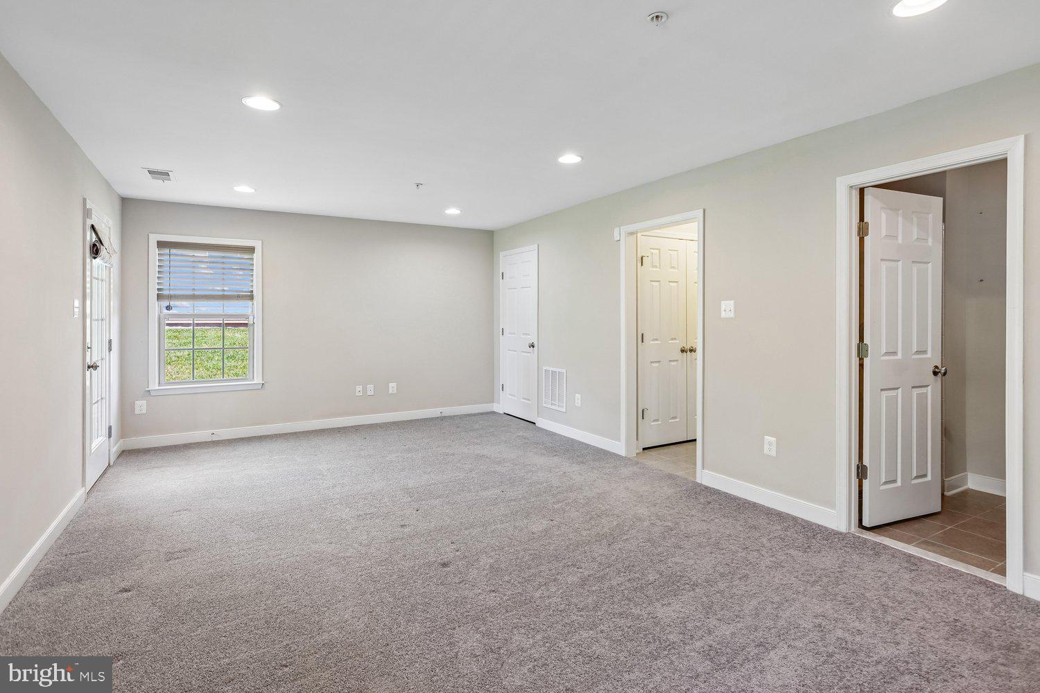 HUNT VALLEY OVERLOOK - Residential