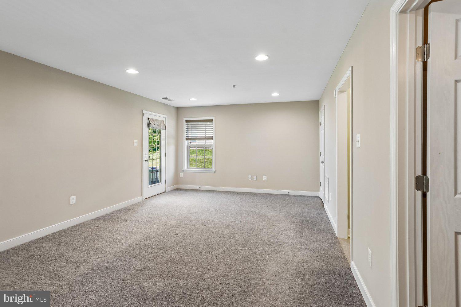 HUNT VALLEY OVERLOOK - Residential