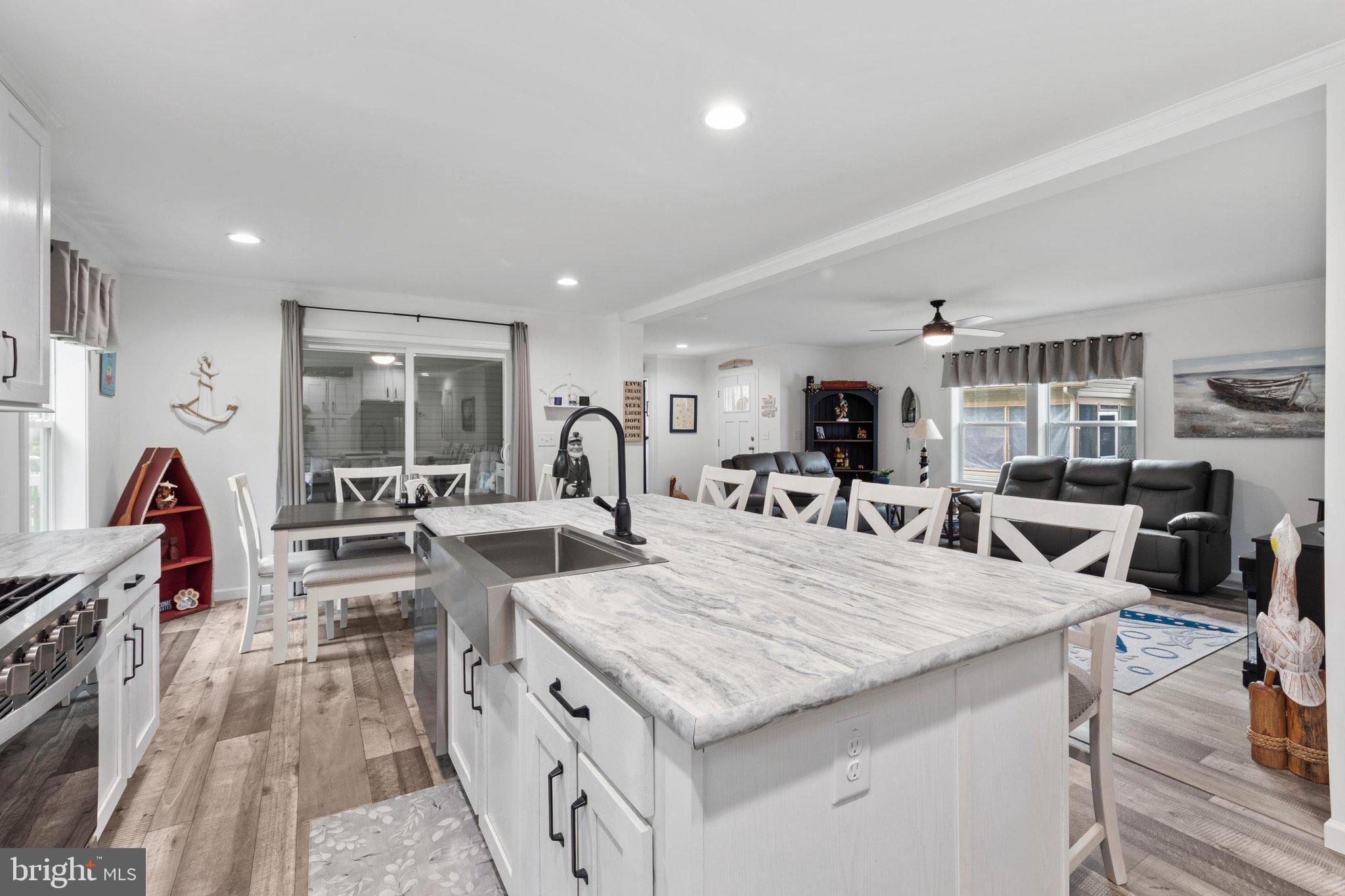 ANGOLA BEACH - Residential