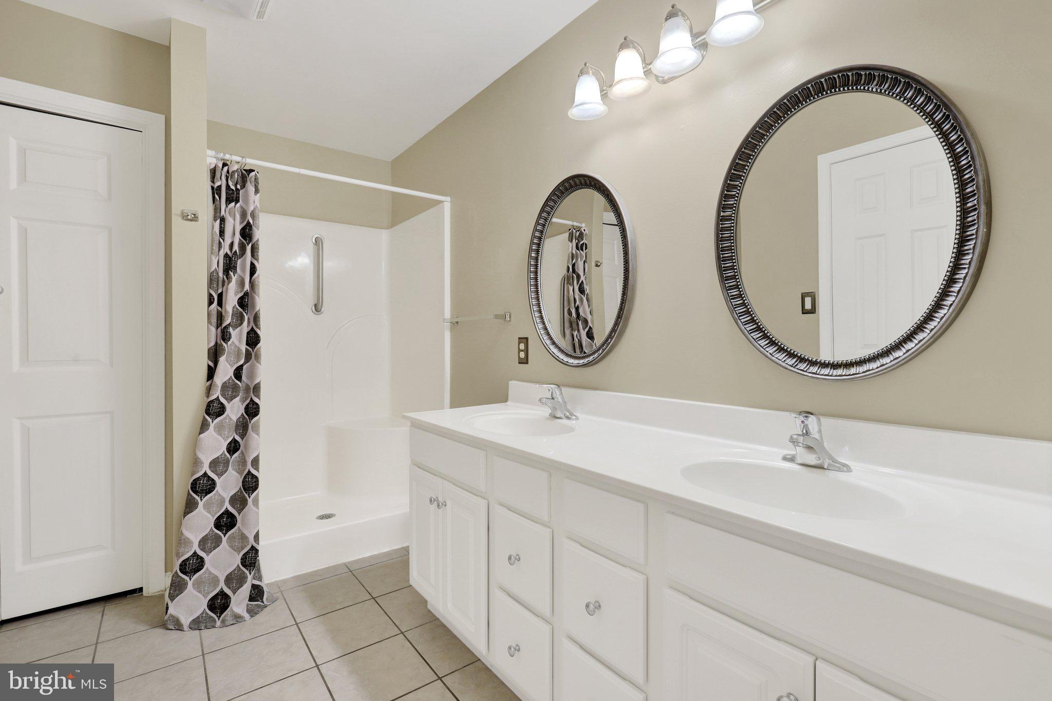 PENN NATIONAL GOLF COURSE COMMUNITY - Residential