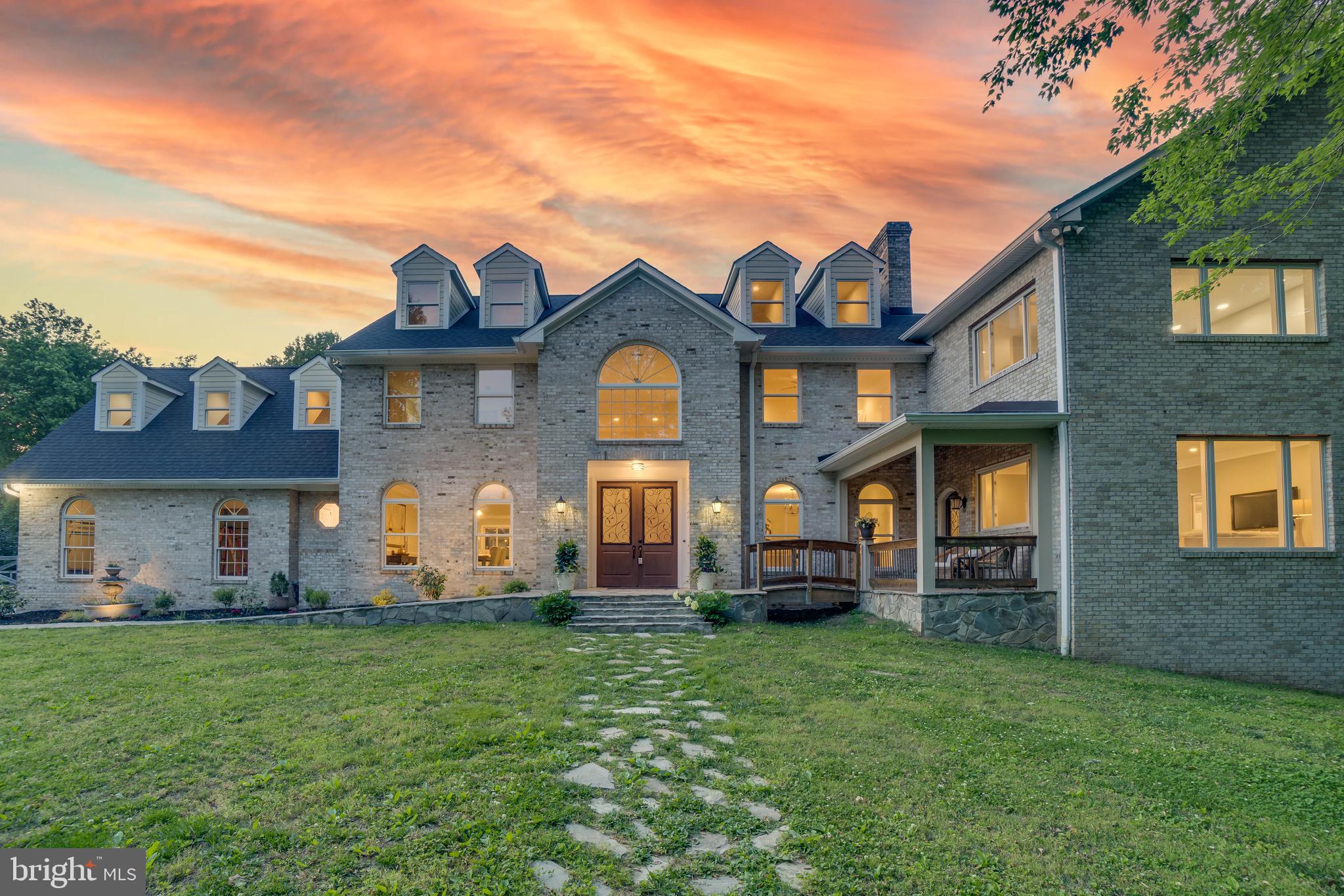QUEEN ANNE ESTATES - Residential