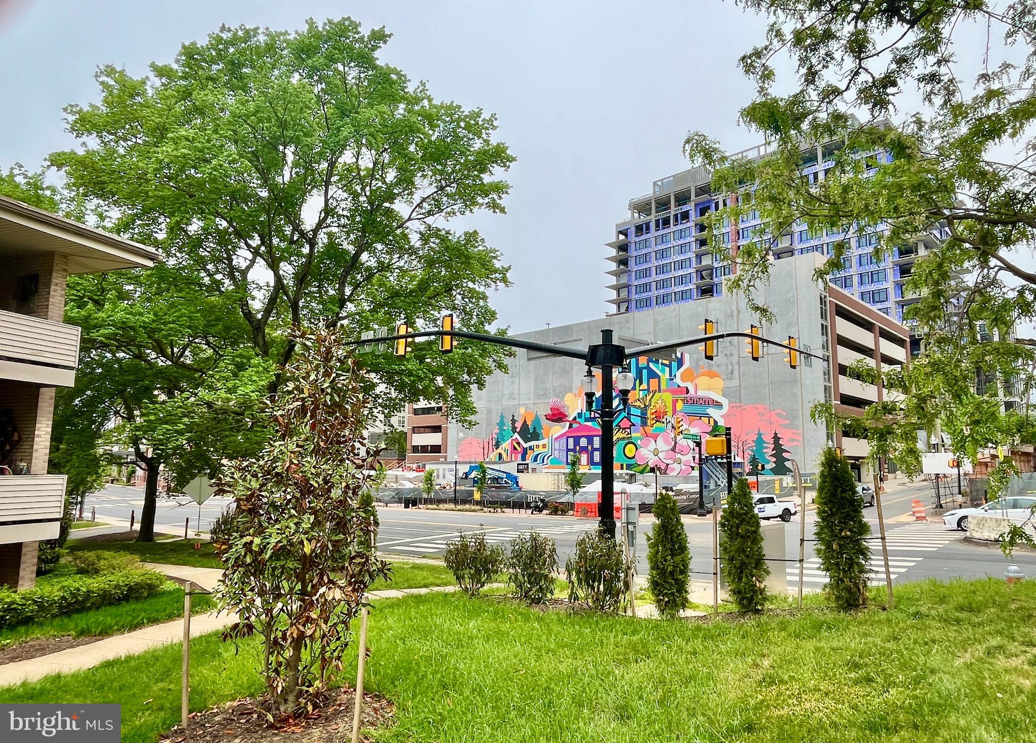 FALLS PLAZA - Residential