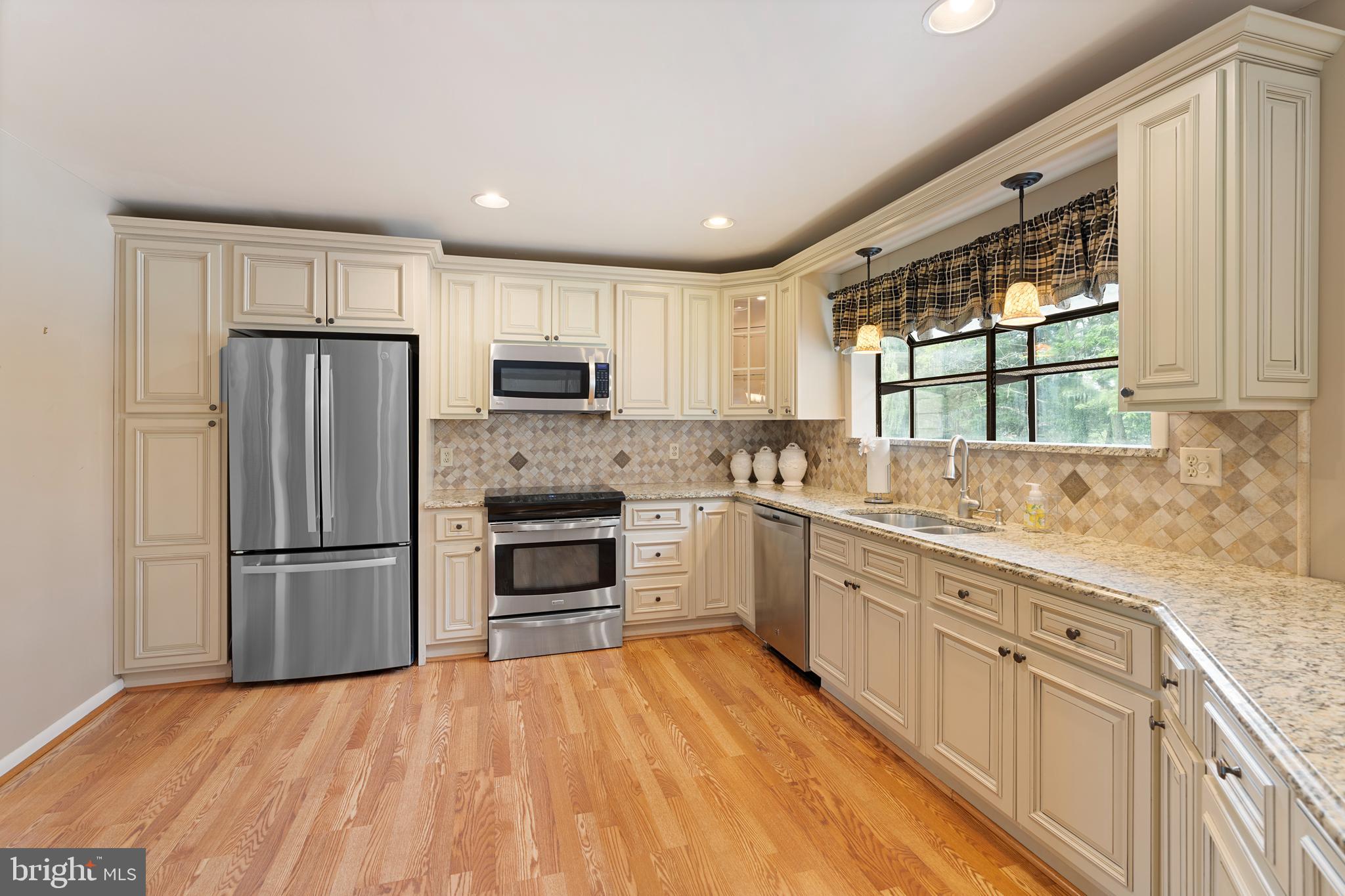 BROADRIDGE - Residential