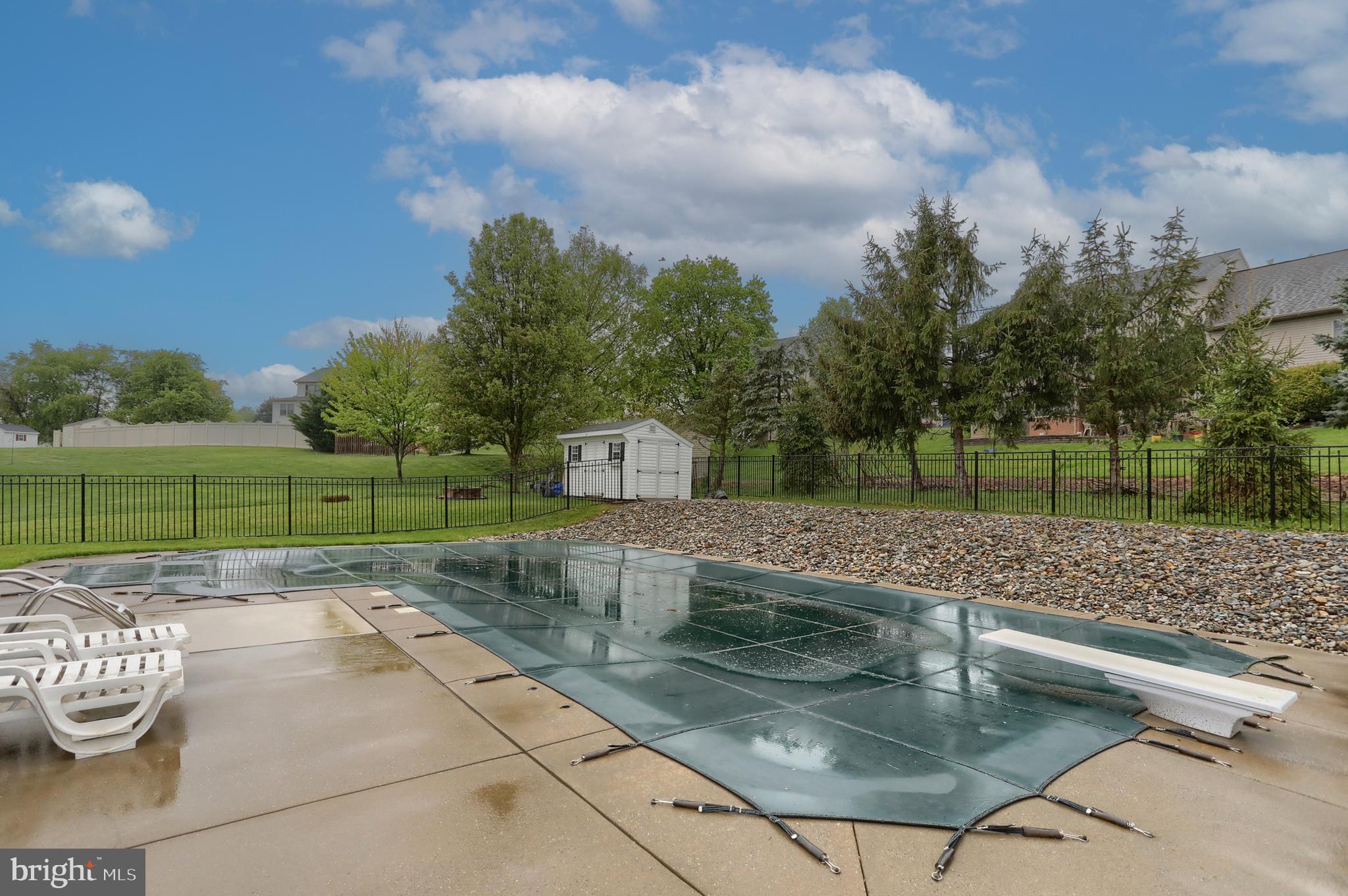 VICTORIAS POND - Residential