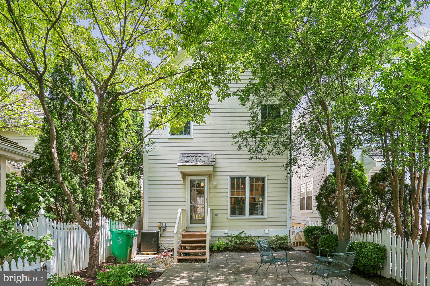 KENTLANDS - Residential