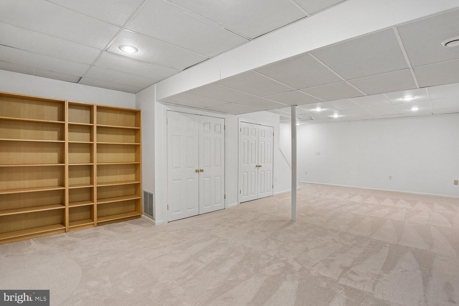 KENTLANDS - Residential