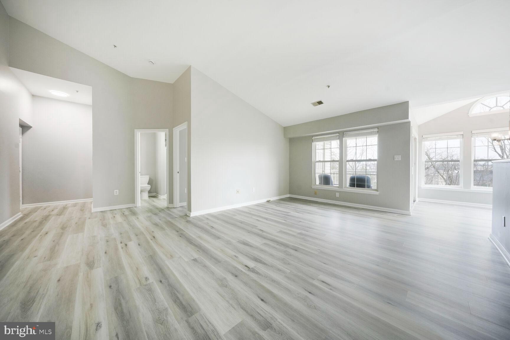 SOUTH MEADOWS - Residential