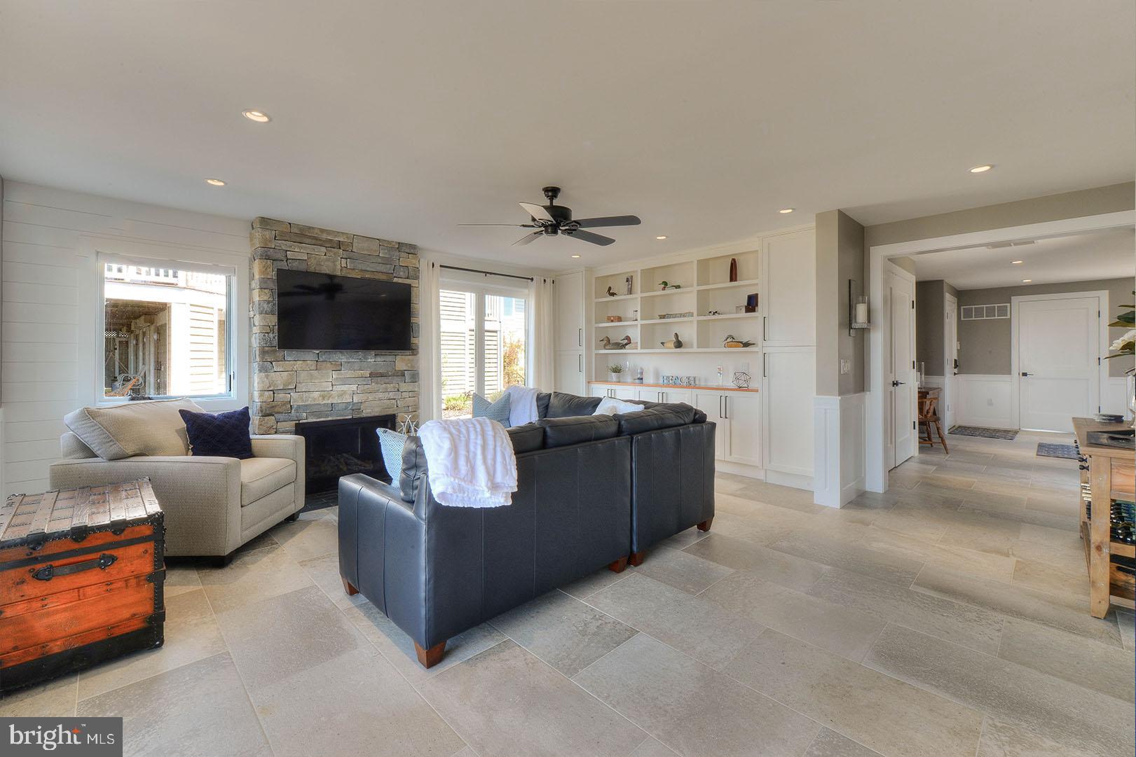 CAPE SHORES - Residential