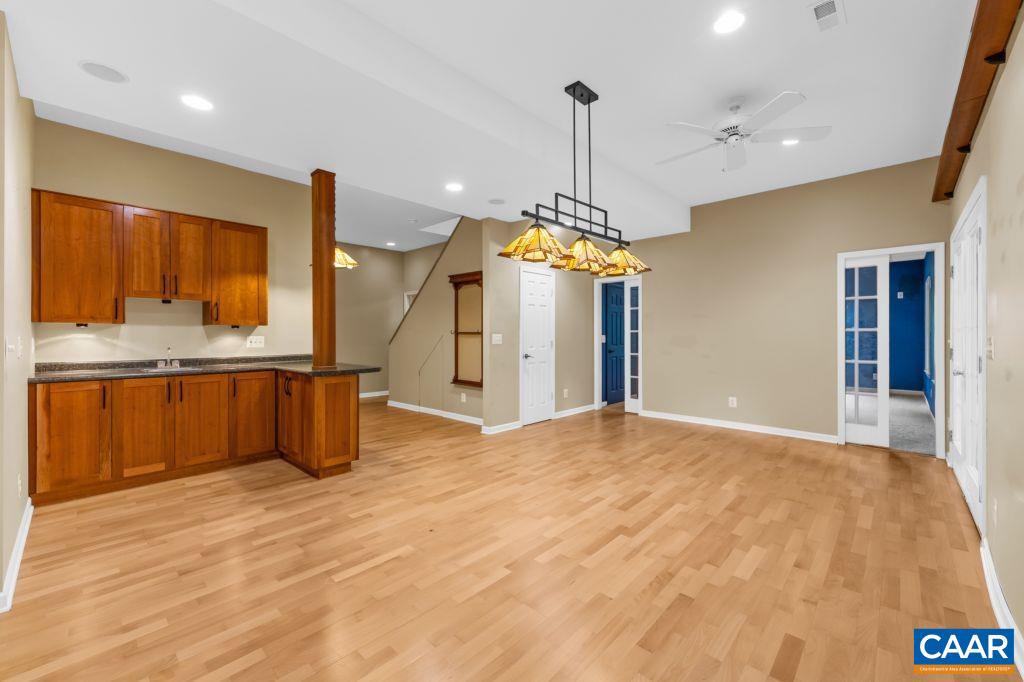 FOREST LAKES SOUTH - Residential