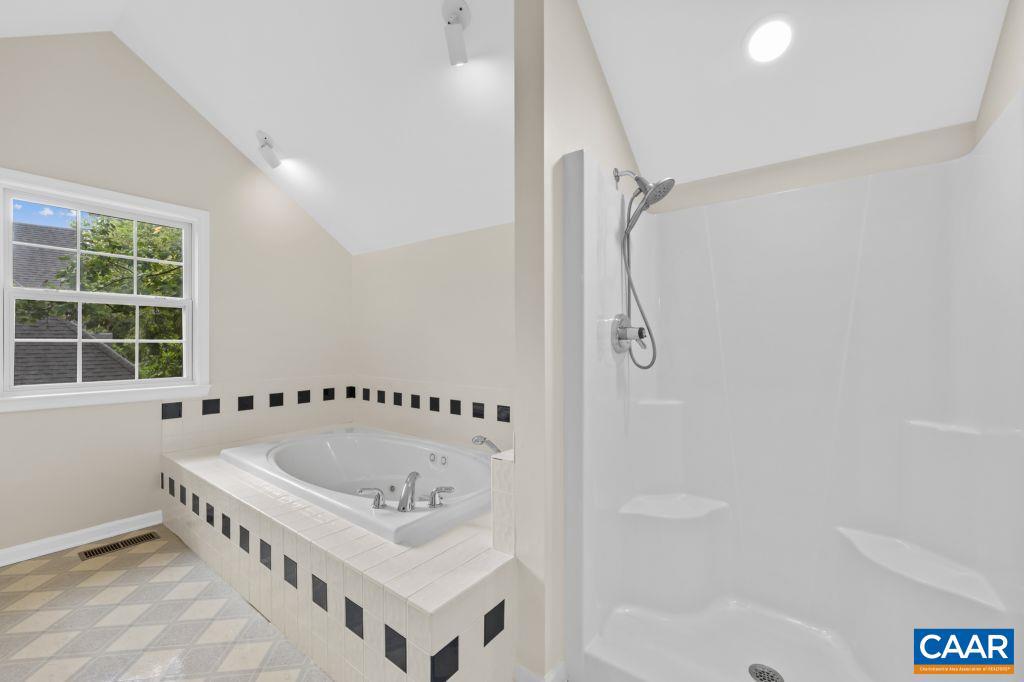 FOREST LAKES SOUTH - Residential