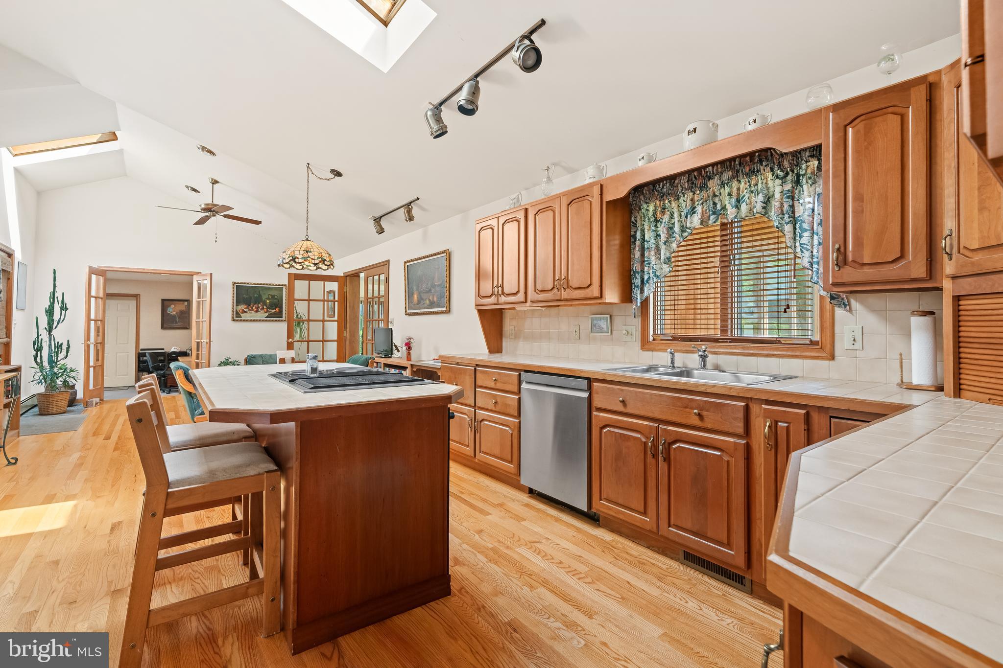 COLLEGE HEIGHTS - Residential
